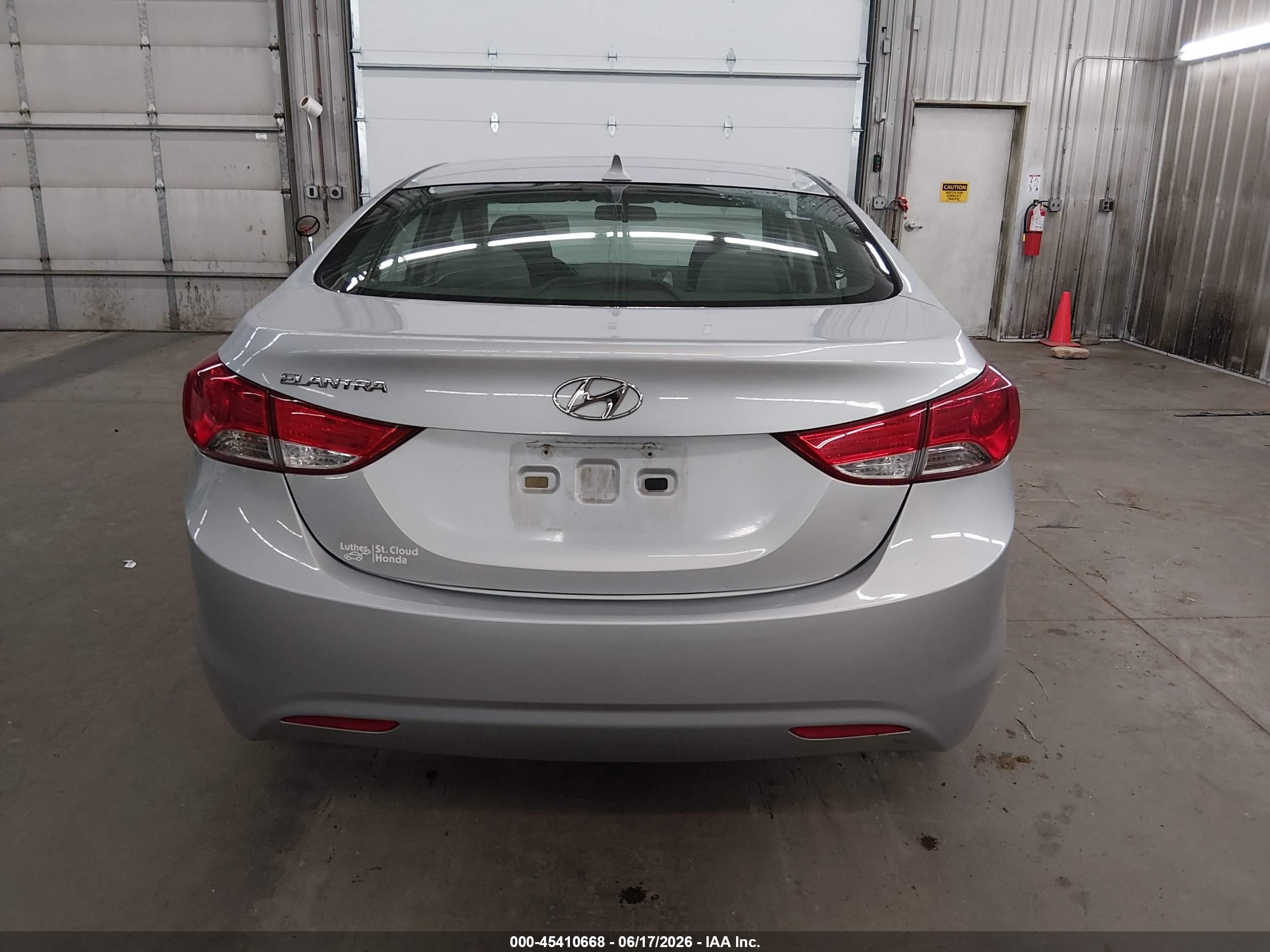 2013 Hyundai Elantra Gls Серебряный vin: 5NPDH4AE1DH320125