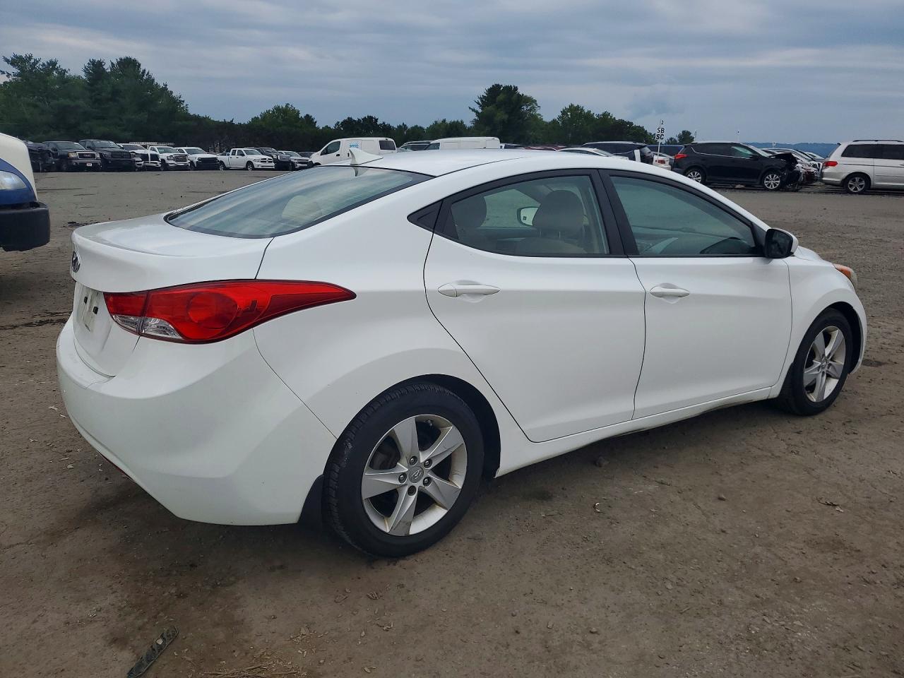 2013 Hyundai Elantra Gls White vin: 5NPDH4AE1DH424937