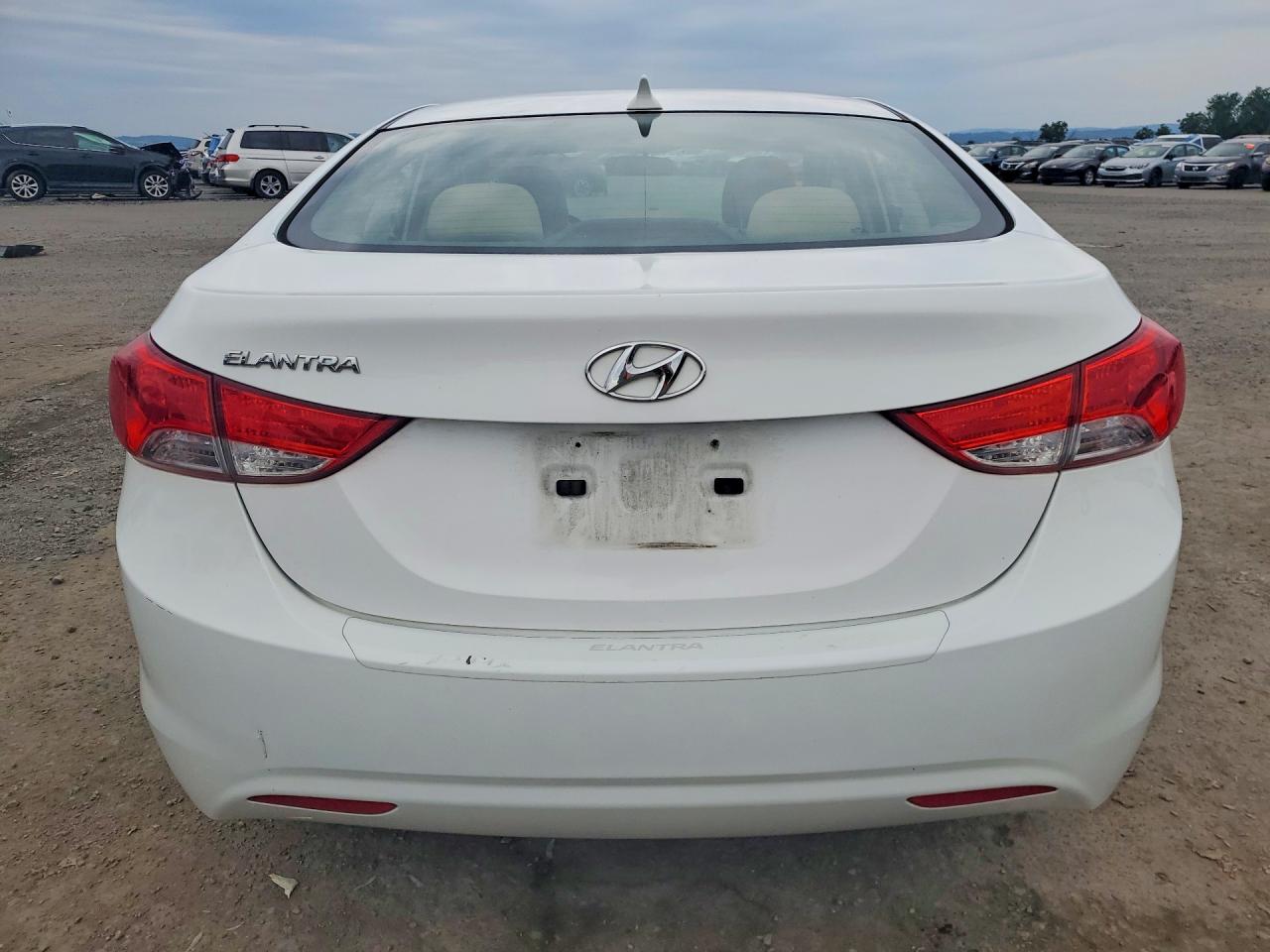2013 Hyundai Elantra Gls White vin: 5NPDH4AE1DH424937