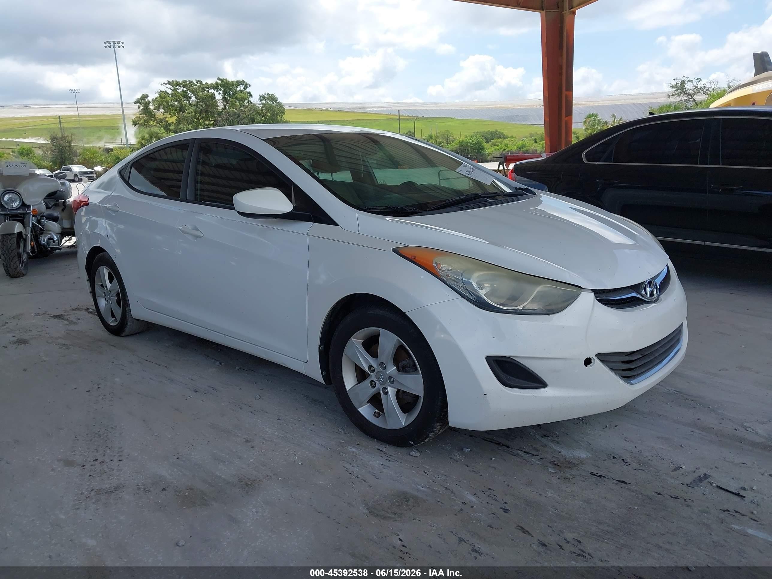 2013 Hyundai Elantra Gls White vin: 5NPDH4AE1DH442239