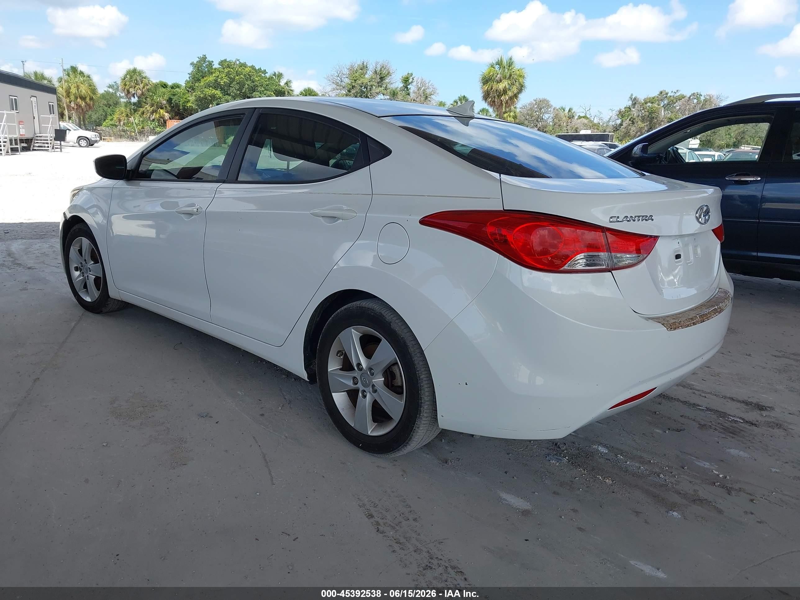 2013 Hyundai Elantra Gls White vin: 5NPDH4AE1DH442239
