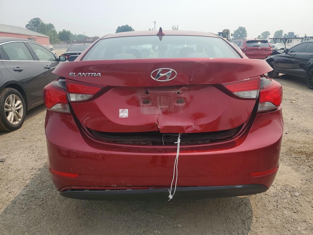 2014 Hyundai Elantra Red vin: 5NPDH4AE1EH465263