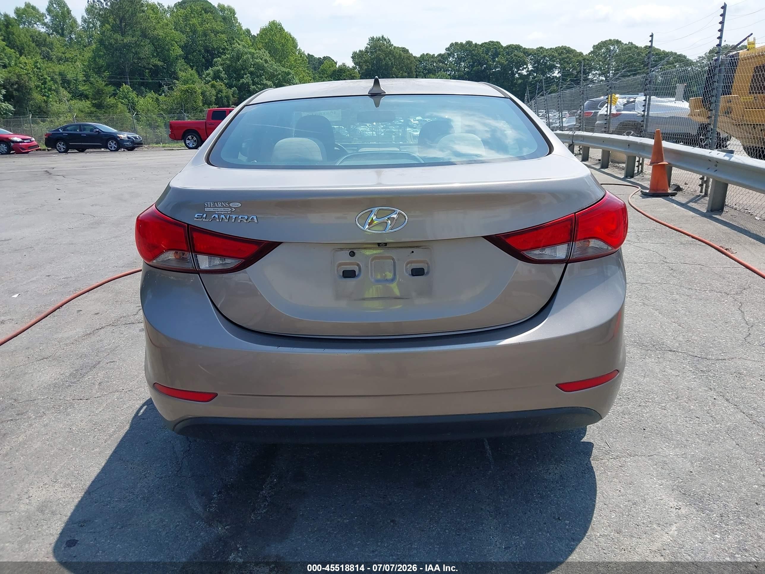 2014 Hyundai Elantra Se Silver vin: 5NPDH4AE1EH501615
