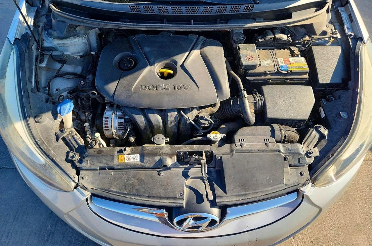 2014 Hyundai Elantra Se Silver vin: 5NPDH4AE1EH505731