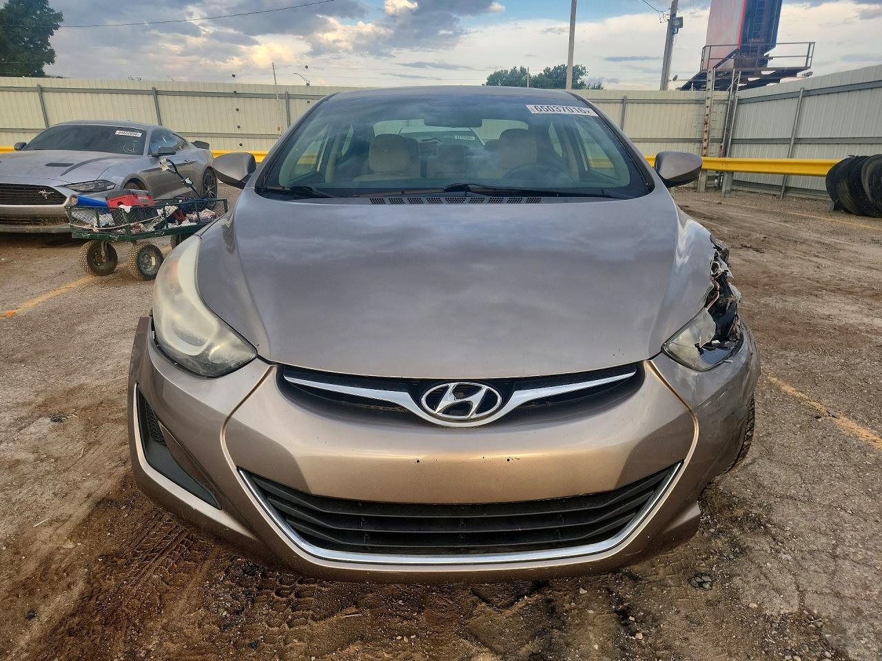 2014 Hyundai Elantra Se Желто-коричневый vin: 5NPDH4AE1EH513988