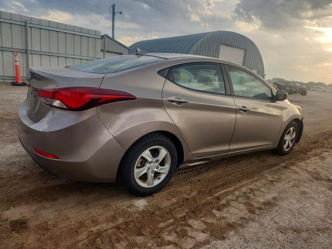 2014 Hyundai Elantra Se Желто-коричневый vin: 5NPDH4AE1EH513988