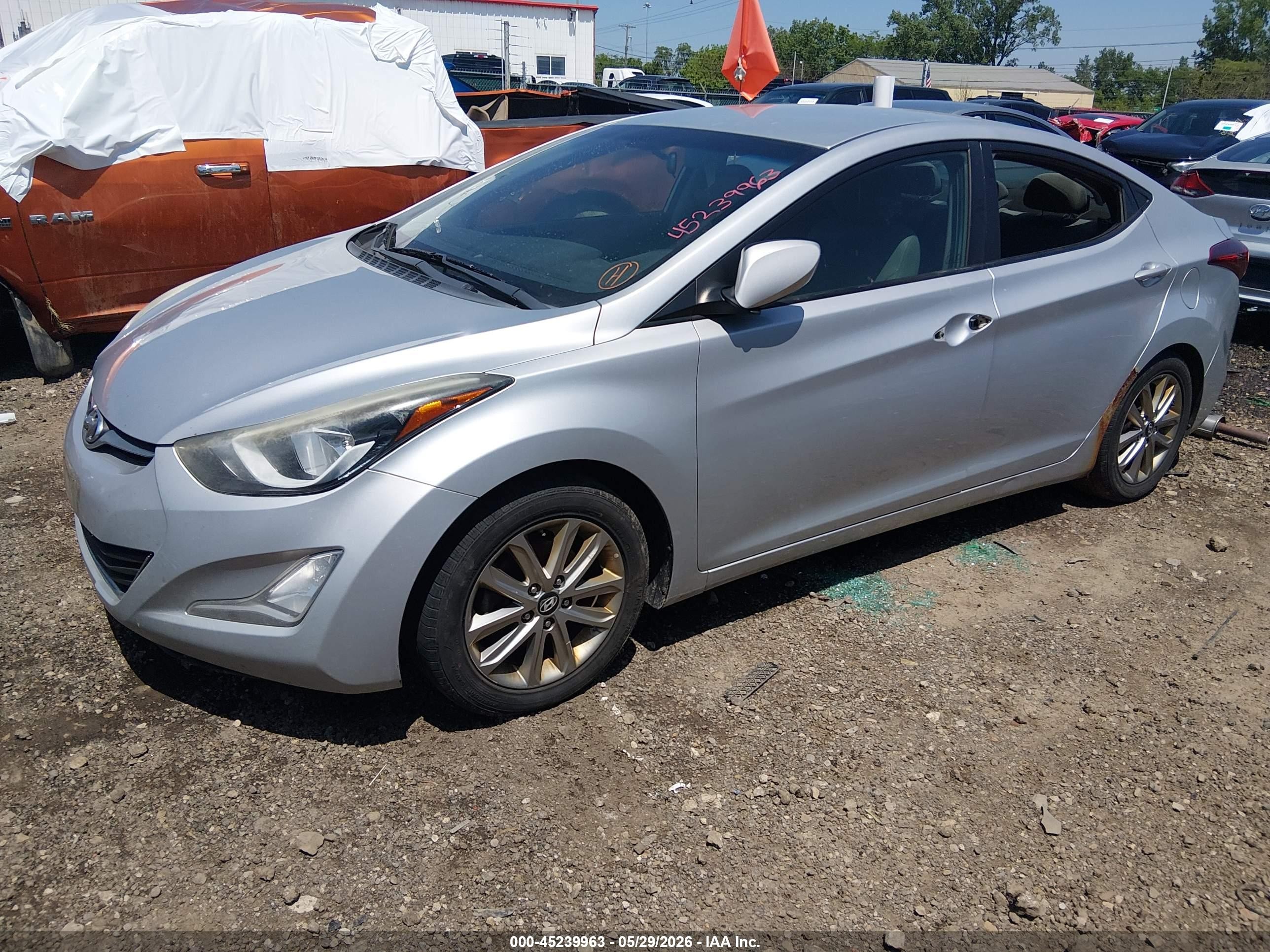 2014 Hyundai Elantra Se Silver vin: 5NPDH4AE1EH515580