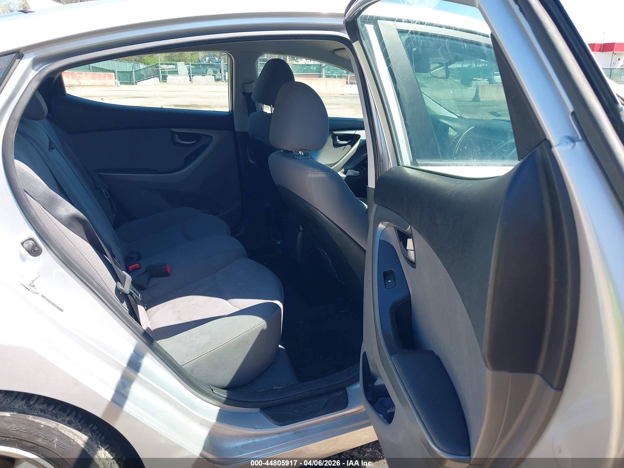 2015 Hyundai Elantra Se Silver vin: 5NPDH4AE1FH559113