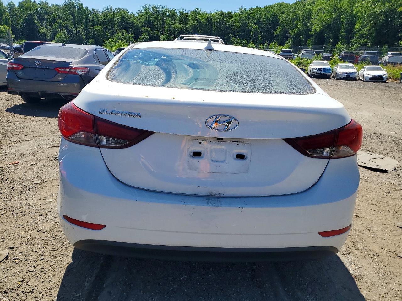 2015 Hyundai Elantra White vin: 5NPDH4AE1FH582391
