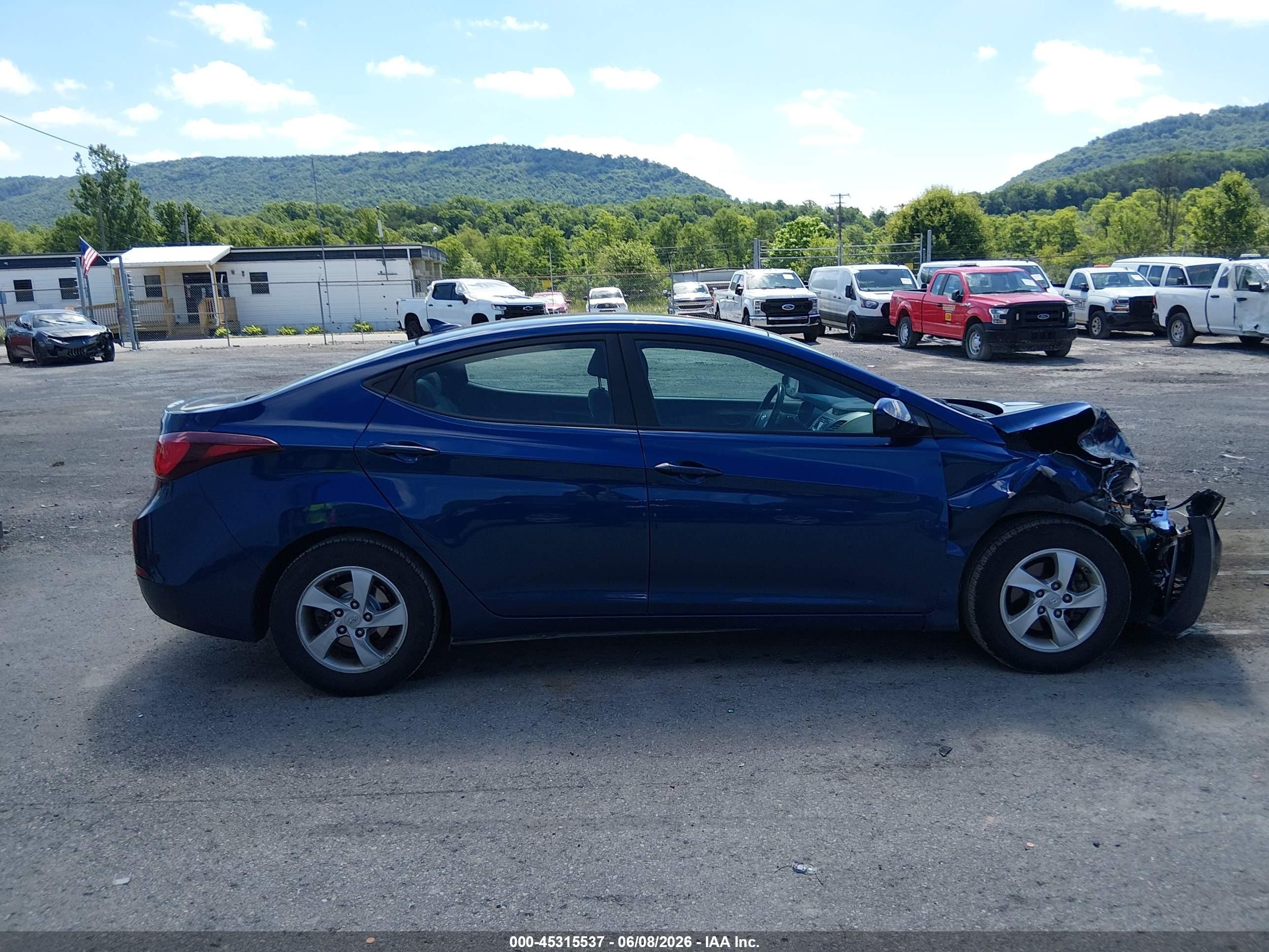2015 Hyundai Elantra Se Blue vin: 5NPDH4AE1FH587056