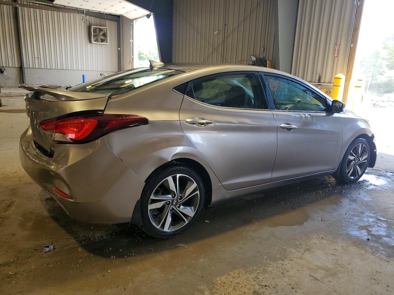 2015 Hyundai Elantra Limited Silver vin: 5NPDH4AE1FH589826