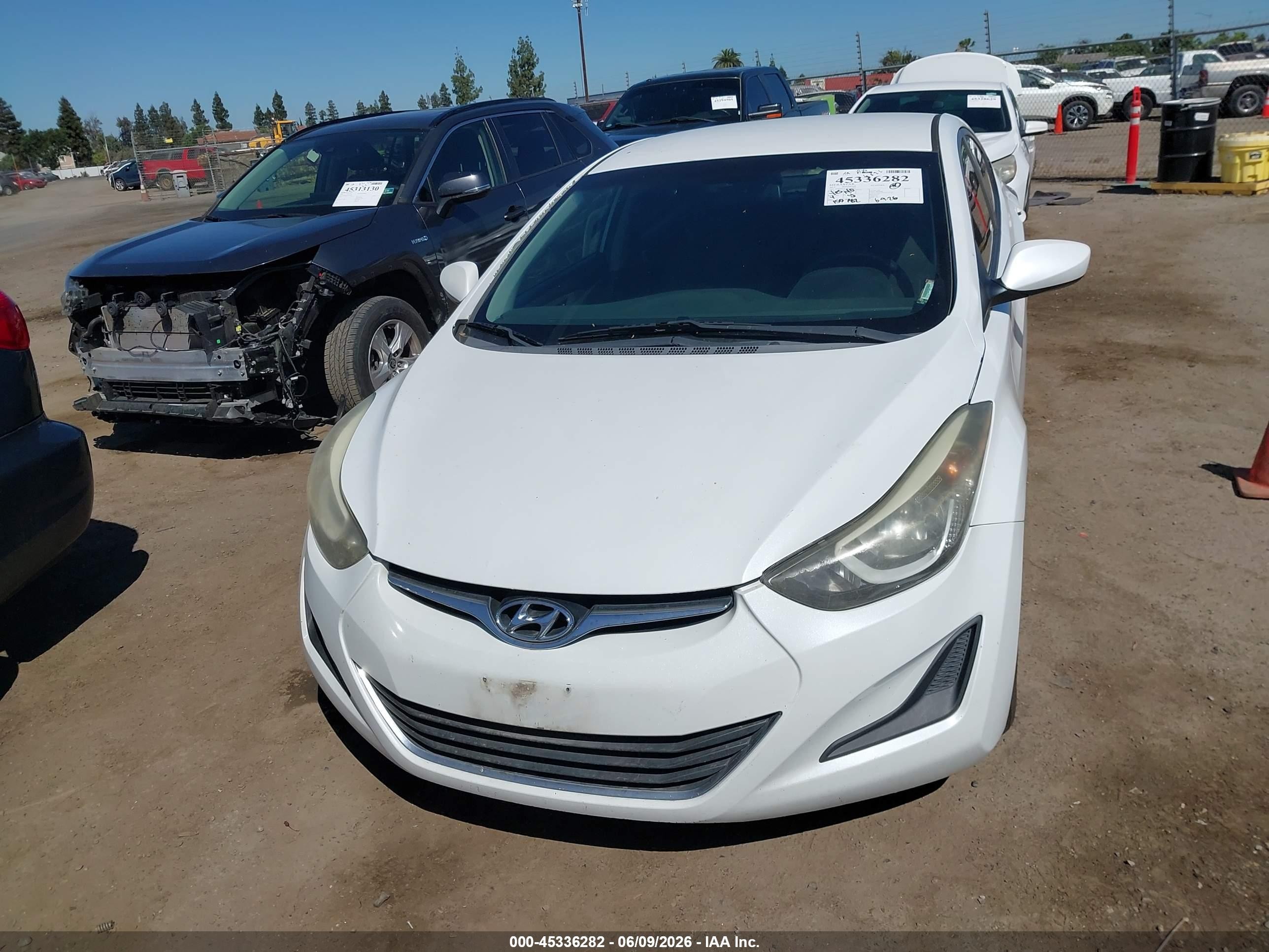 2015 Hyundai Elantra Se White vin: 5NPDH4AE1FH622890