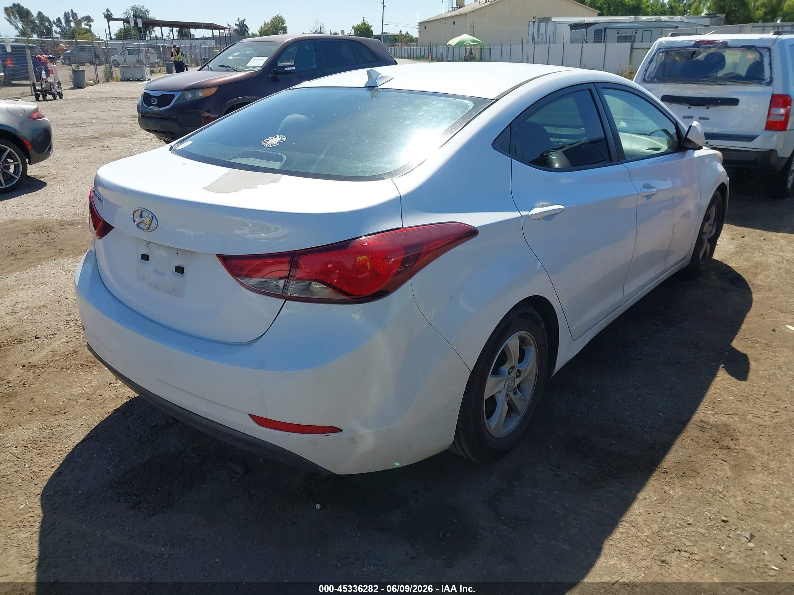 2015 Hyundai Elantra Se White vin: 5NPDH4AE1FH622890