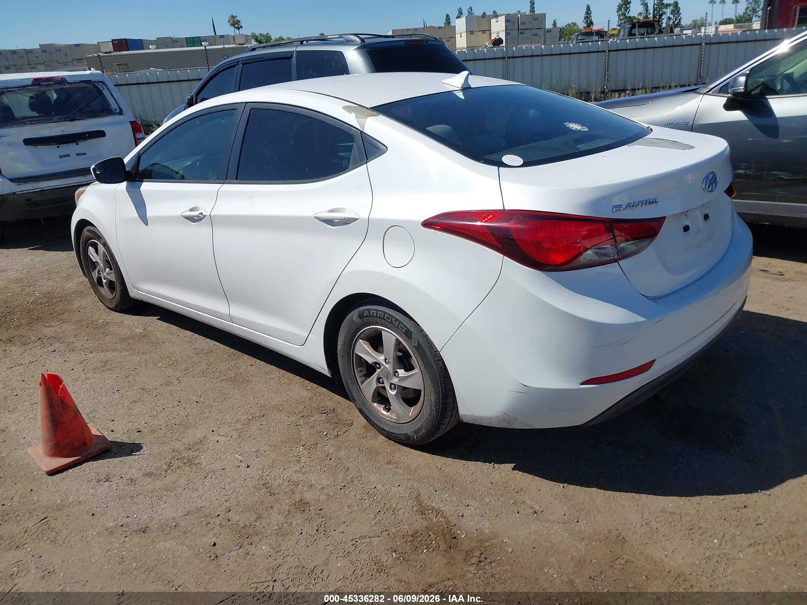 2015 Hyundai Elantra Se White vin: 5NPDH4AE1FH622890