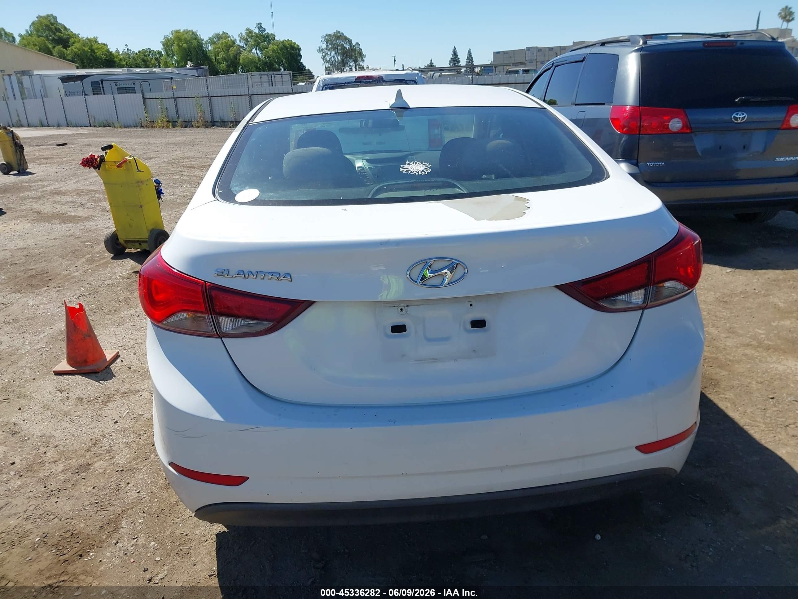 2015 Hyundai Elantra Se White vin: 5NPDH4AE1FH622890