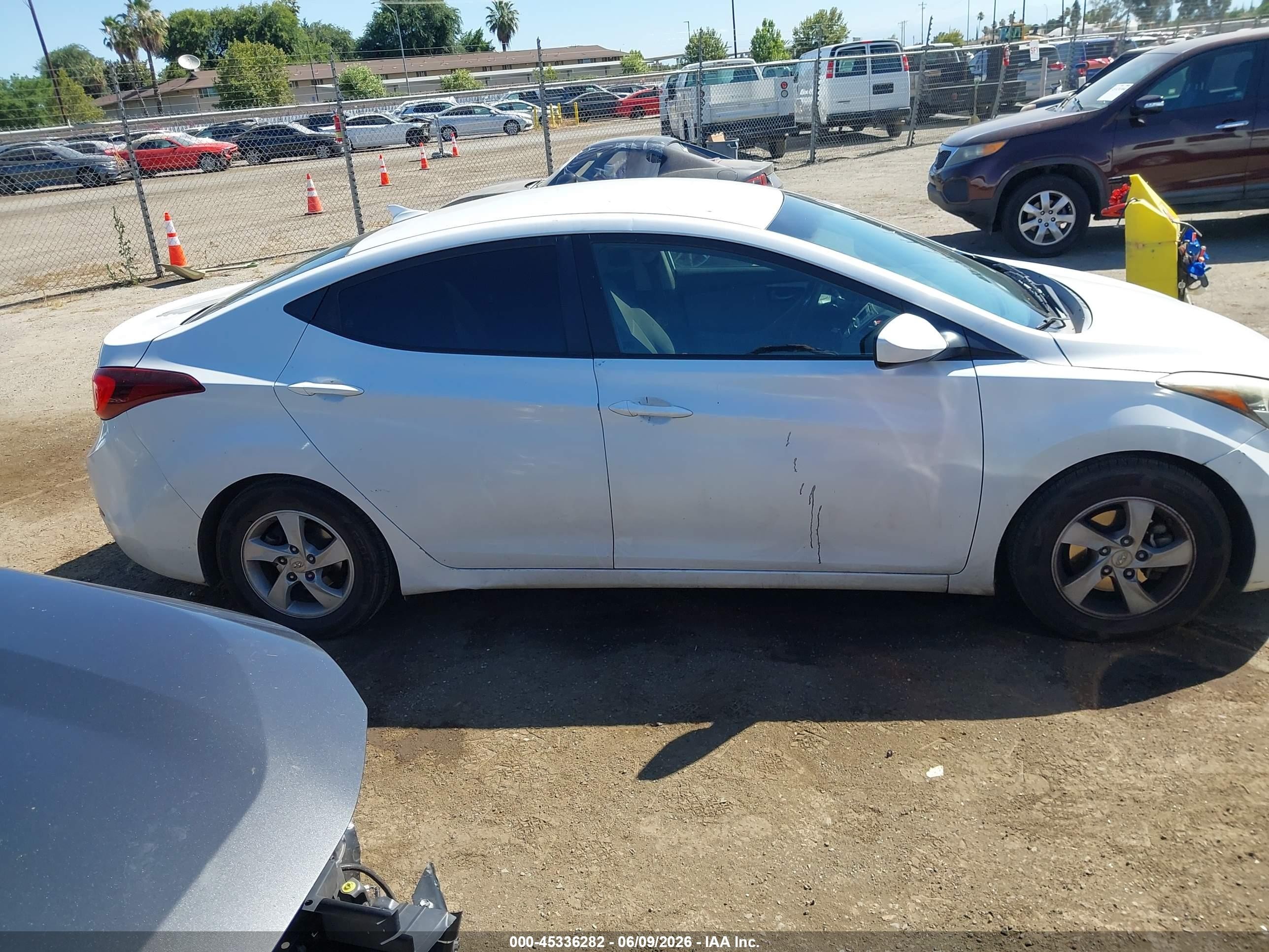 2015 Hyundai Elantra Se White vin: 5NPDH4AE1FH622890