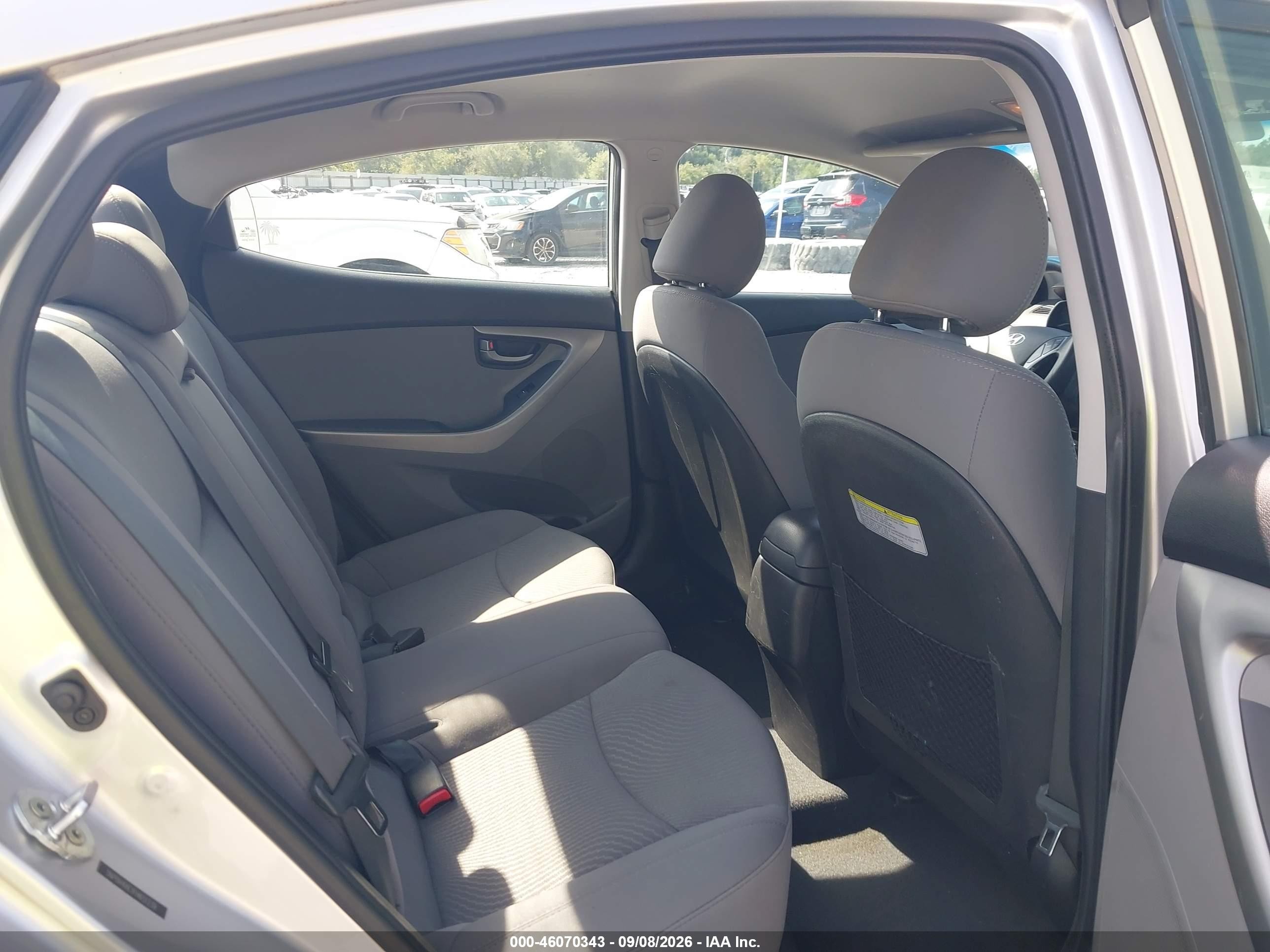 2015 Hyundai Elantra Se Silver vin: 5NPDH4AE1FH651239
