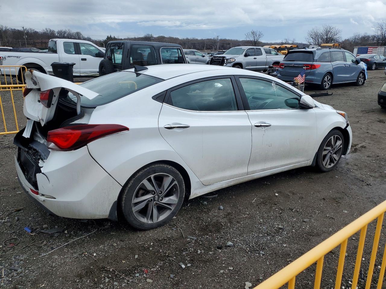 2016 Hyundai Elantra Limited White vin: 5NPDH4AE1GH733764