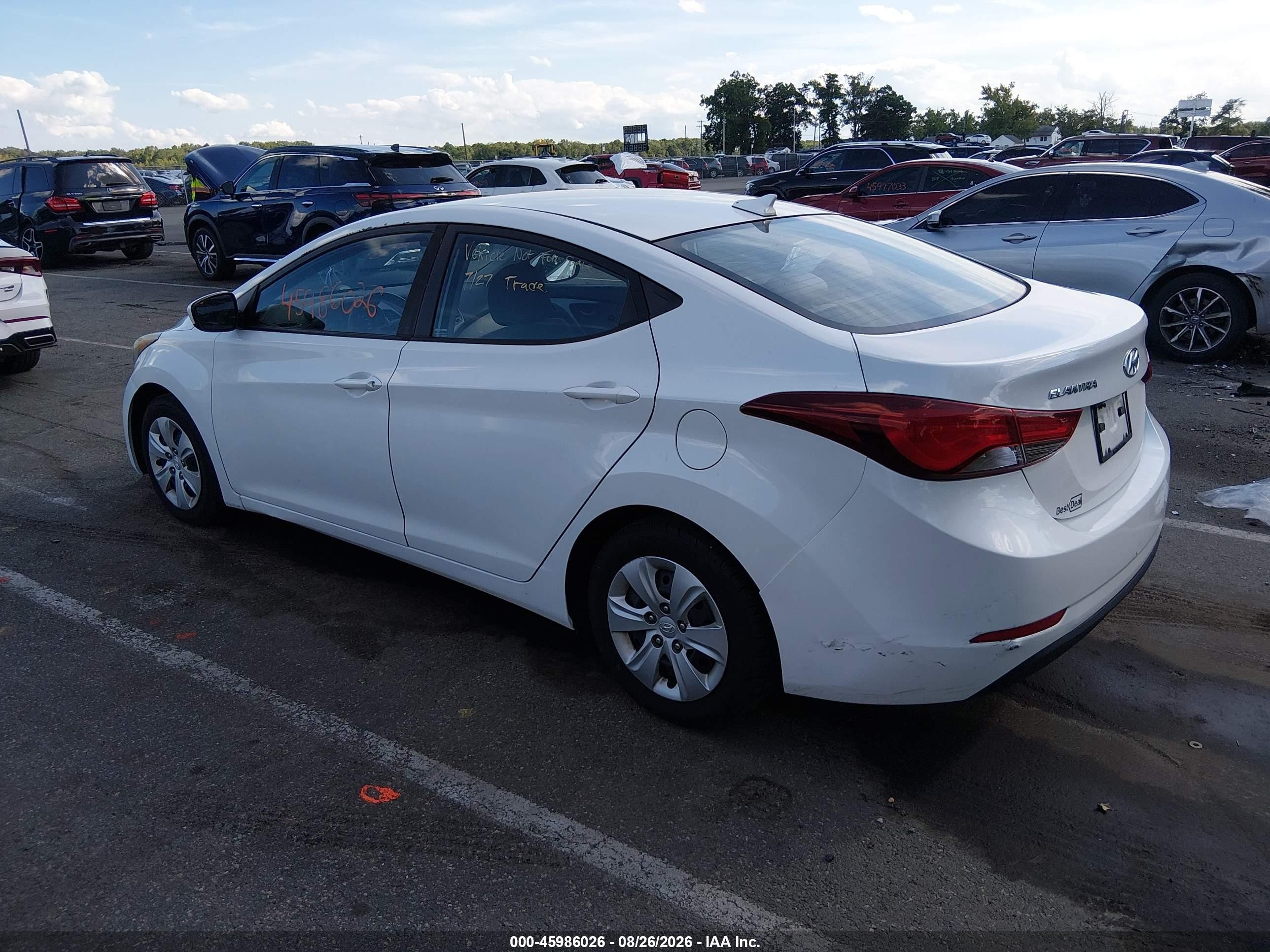 2016 Hyundai Elantra Se White vin: 5NPDH4AE1GH752475