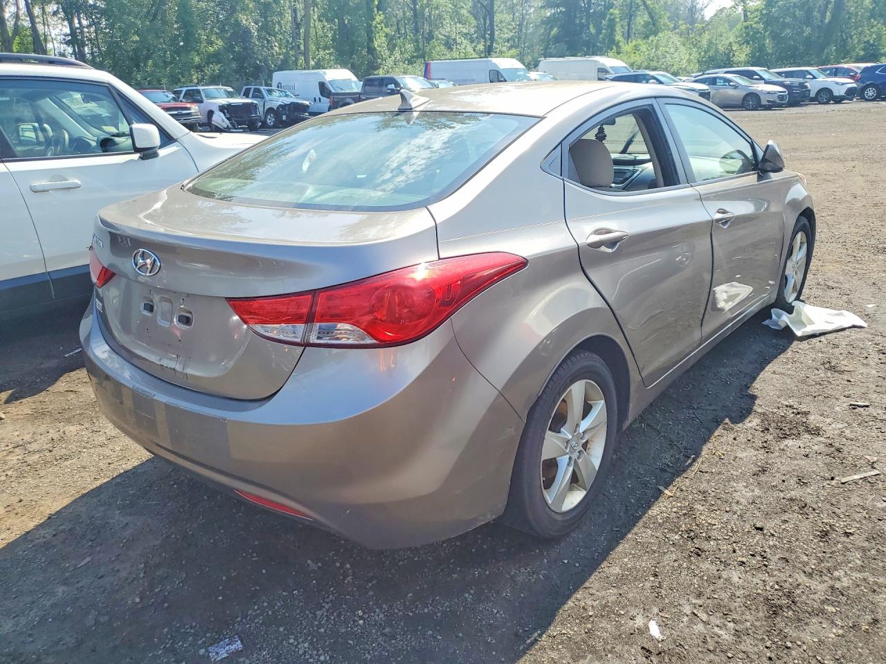 2011 Hyundai Elantra Gls Желто-коричневый vin: 5NPDH4AE2BH001295