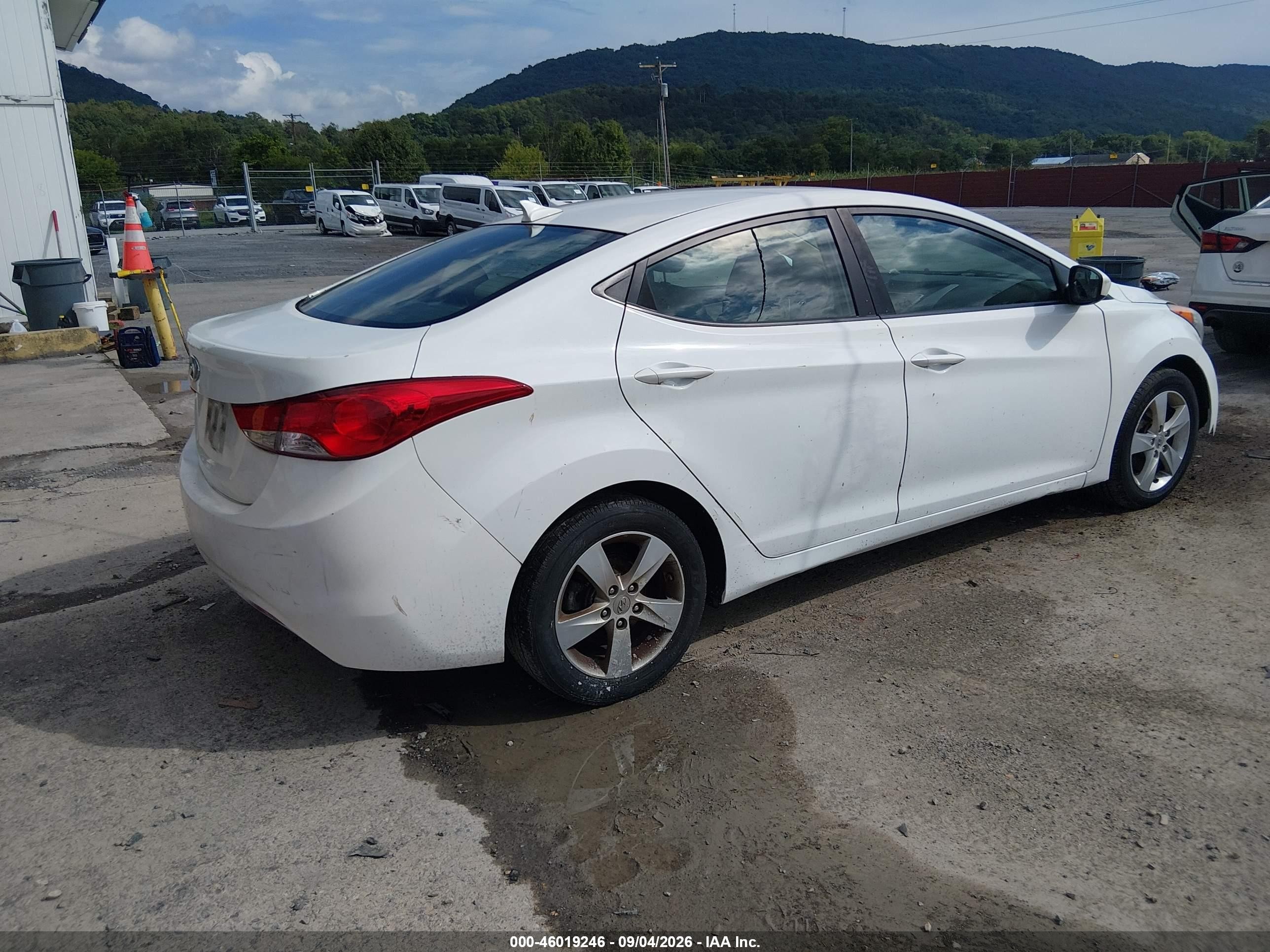 2011 Hyundai Elantra Gls Белый vin: 5NPDH4AE2BH004844