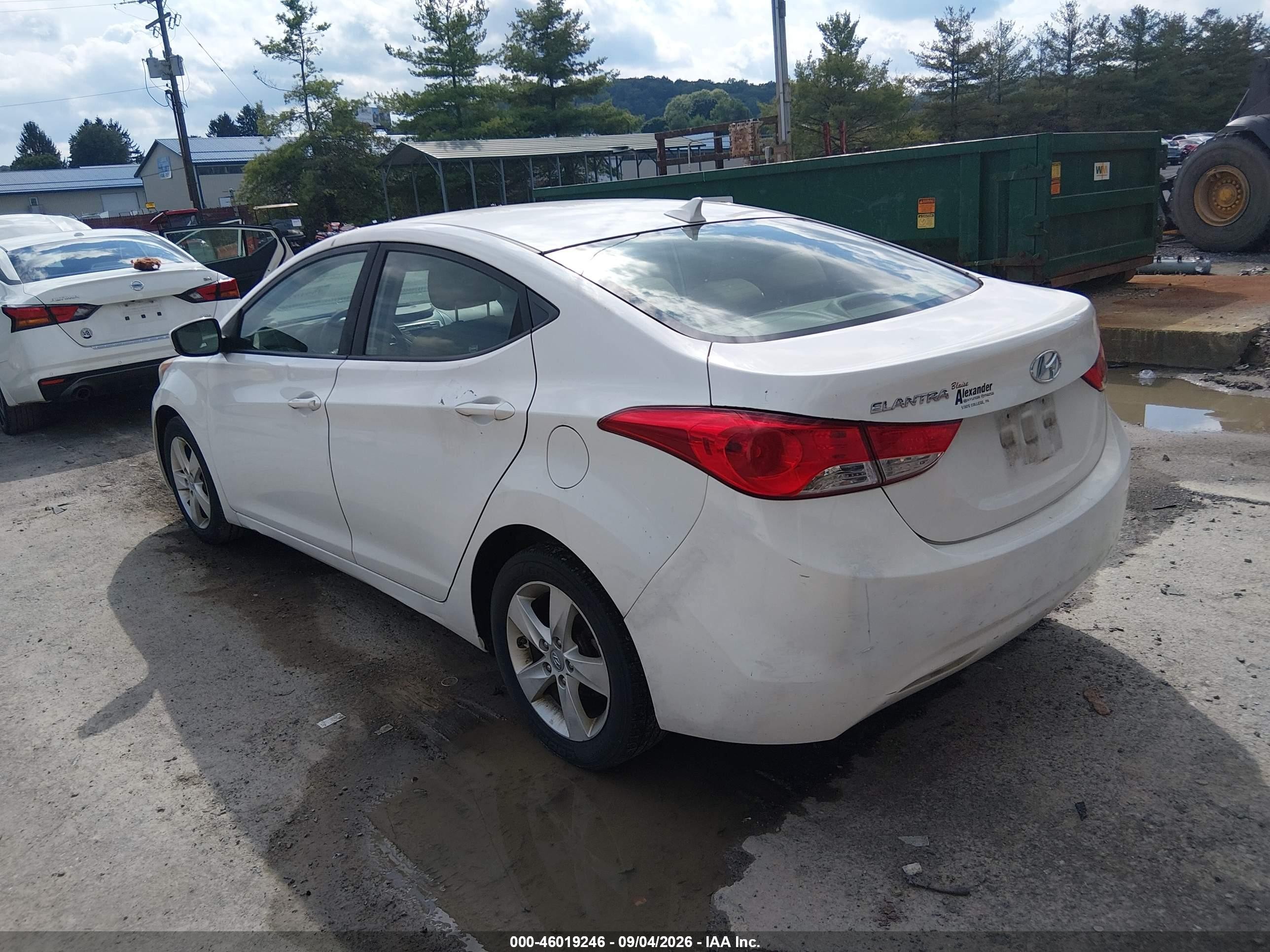 2011 Hyundai Elantra Gls Белый vin: 5NPDH4AE2BH004844