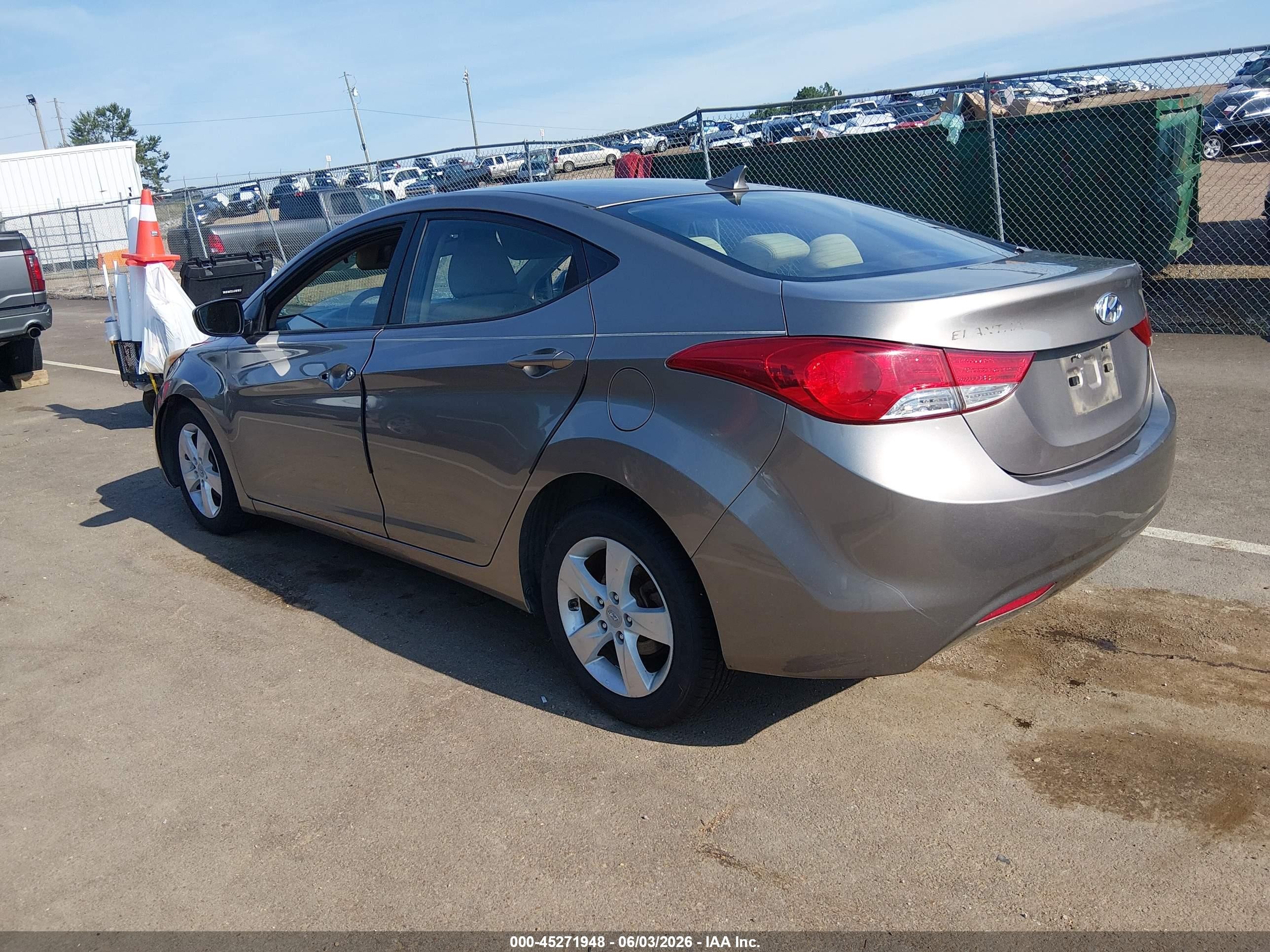 2011 Hyundai Elantra Gls Gray vin: 5NPDH4AE2BH007145