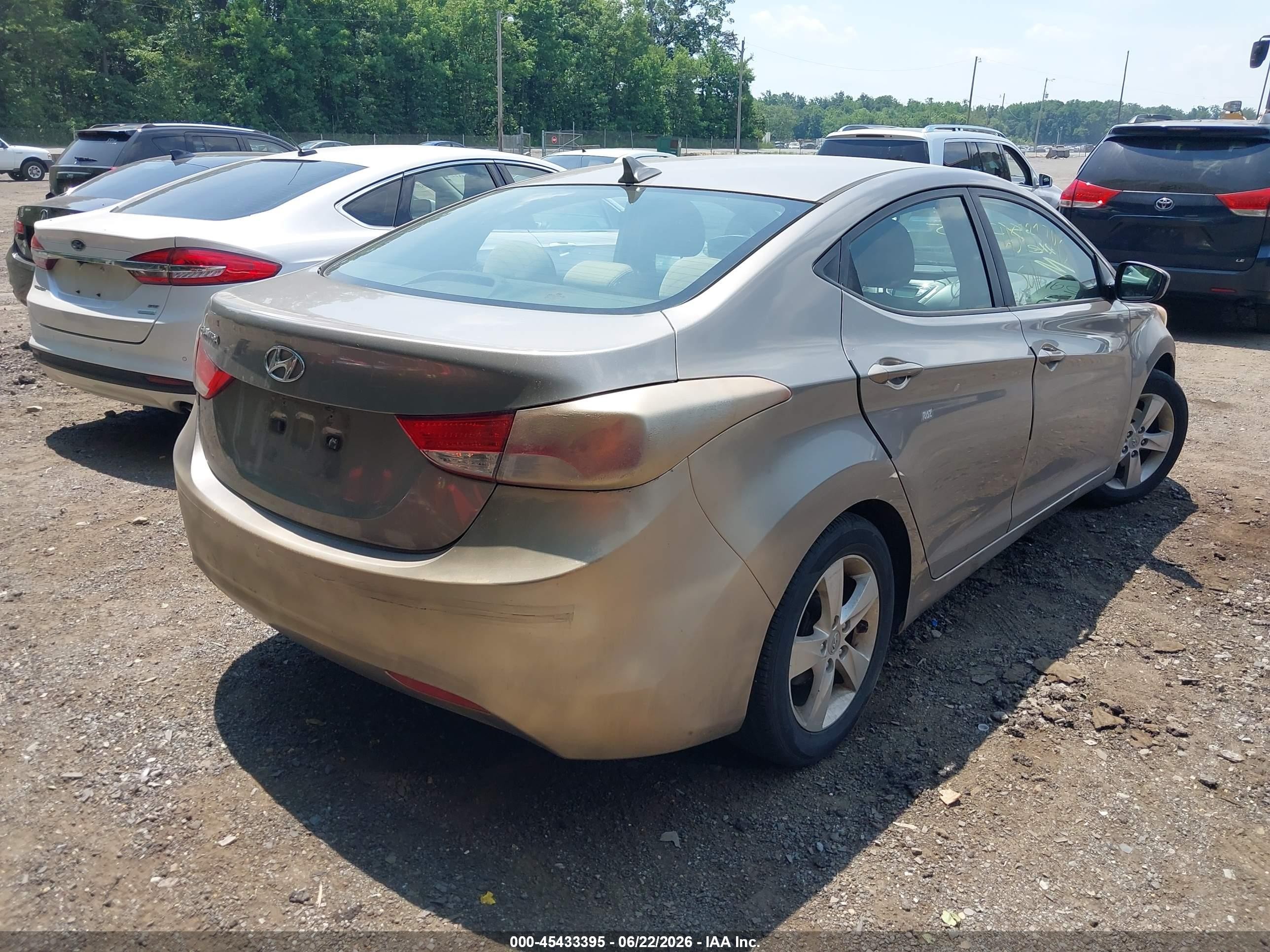 2011 Hyundai Elantra Gls Gold vin: 5NPDH4AE2BH010322