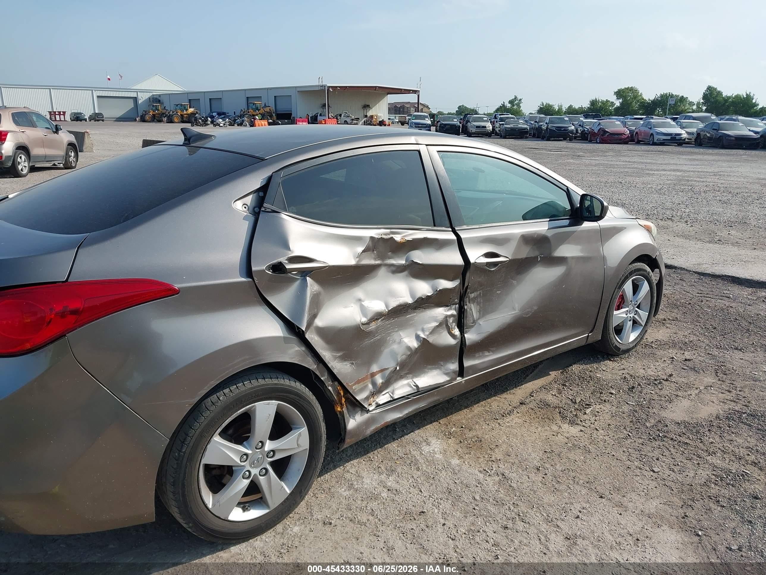 2011 Hyundai Elantra Gls Champagne vin: 5NPDH4AE2BH026438