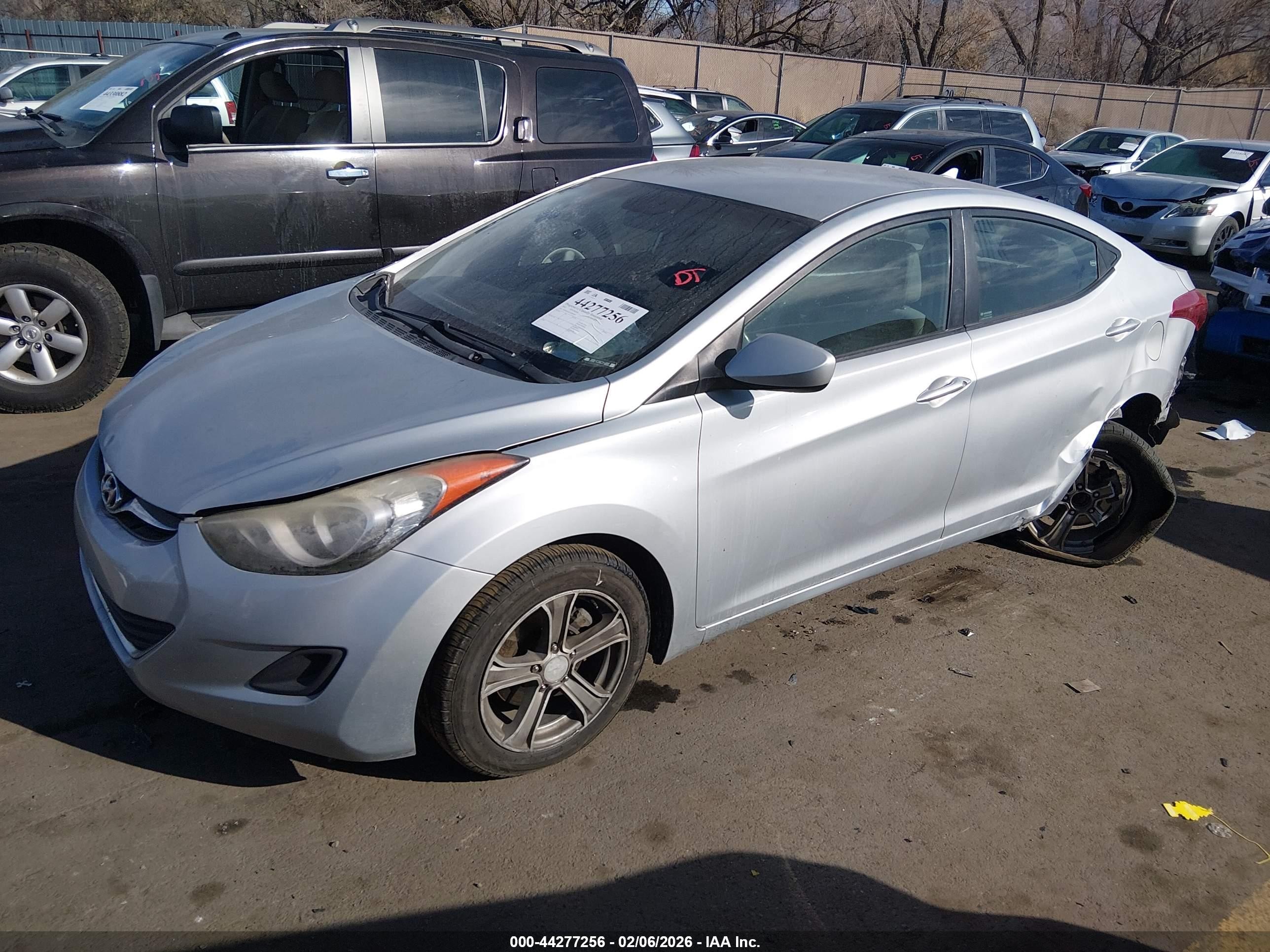 2012 Hyundai Elantra Gls Silver vin: 5NPDH4AE2CH080968