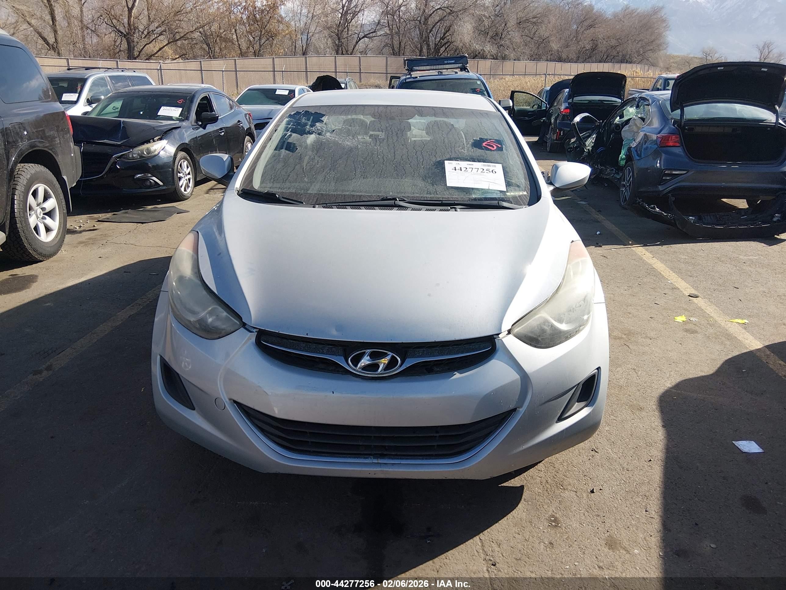 2012 Hyundai Elantra Gls Silver vin: 5NPDH4AE2CH080968