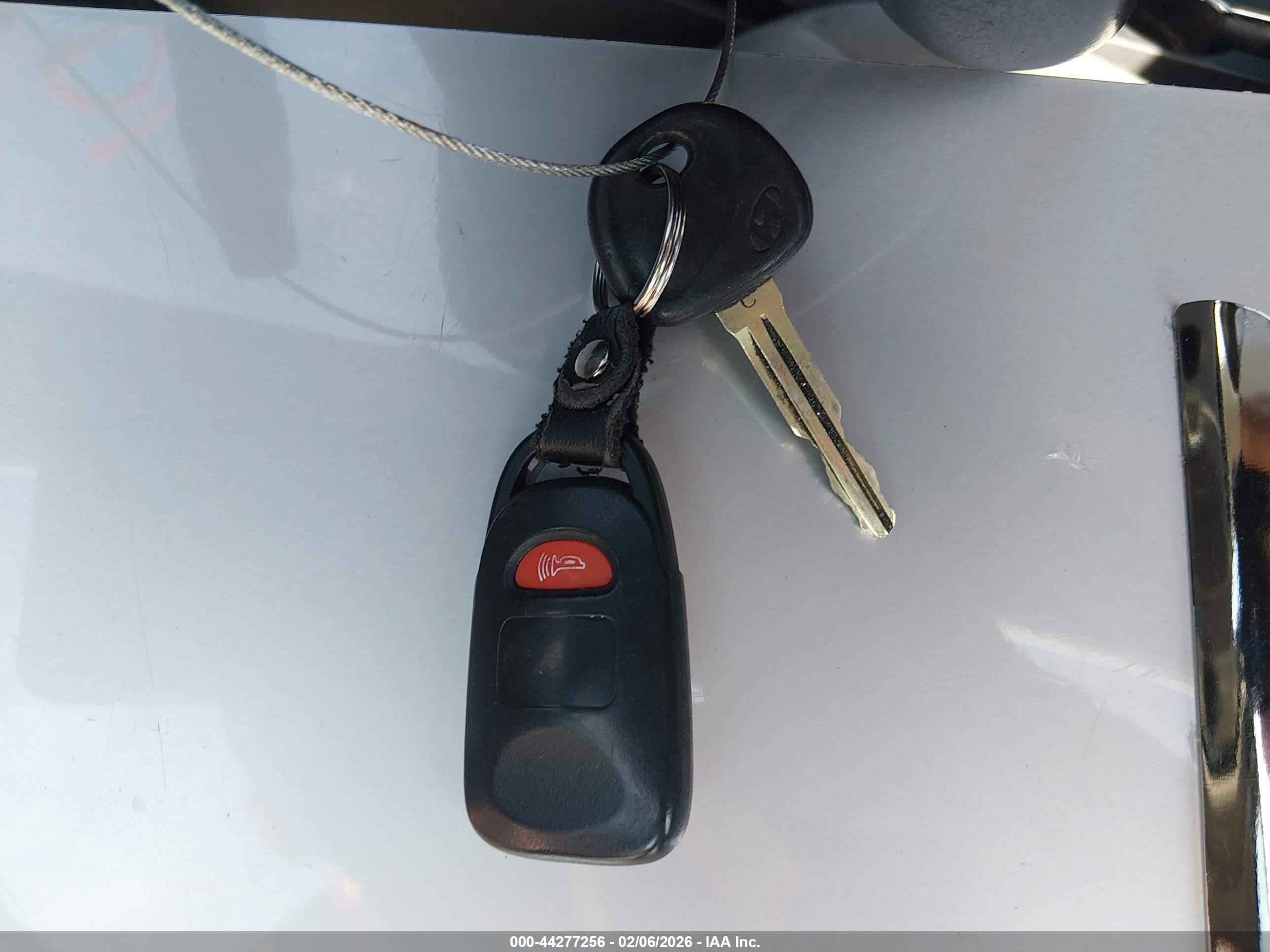 2012 Hyundai Elantra Gls Silver vin: 5NPDH4AE2CH080968