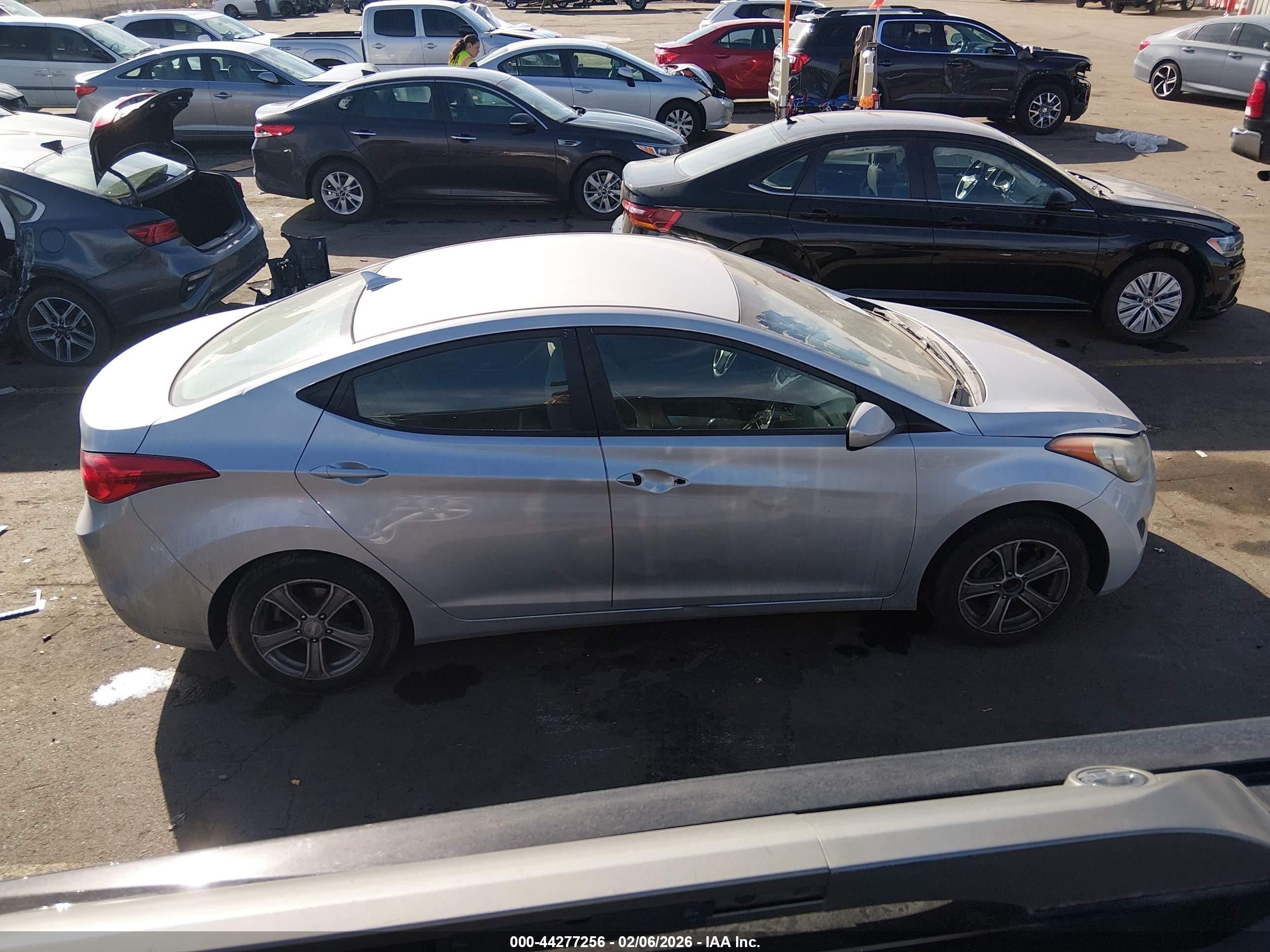 2012 Hyundai Elantra Gls Silver vin: 5NPDH4AE2CH080968