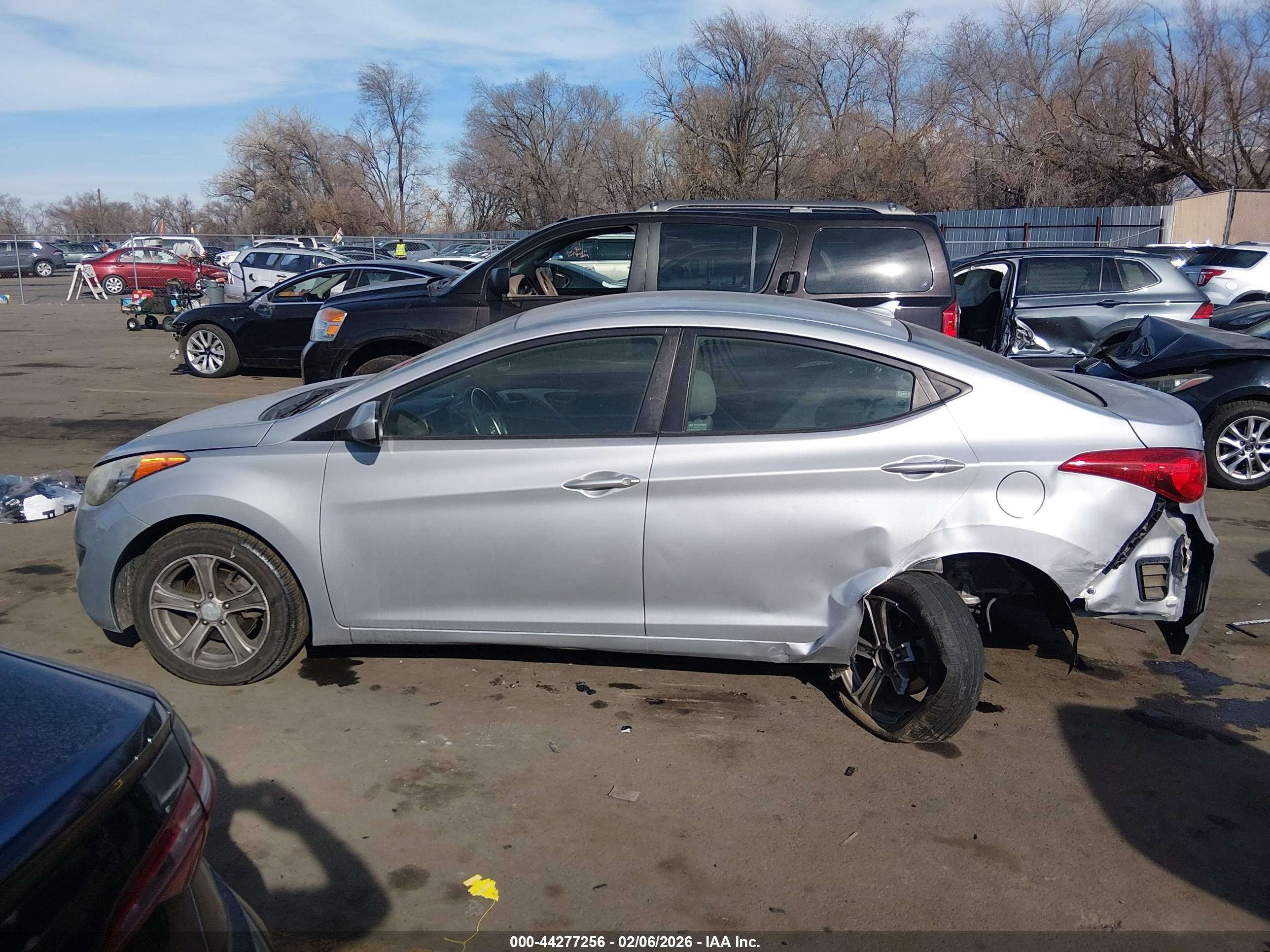 2012 Hyundai Elantra Gls Silver vin: 5NPDH4AE2CH080968