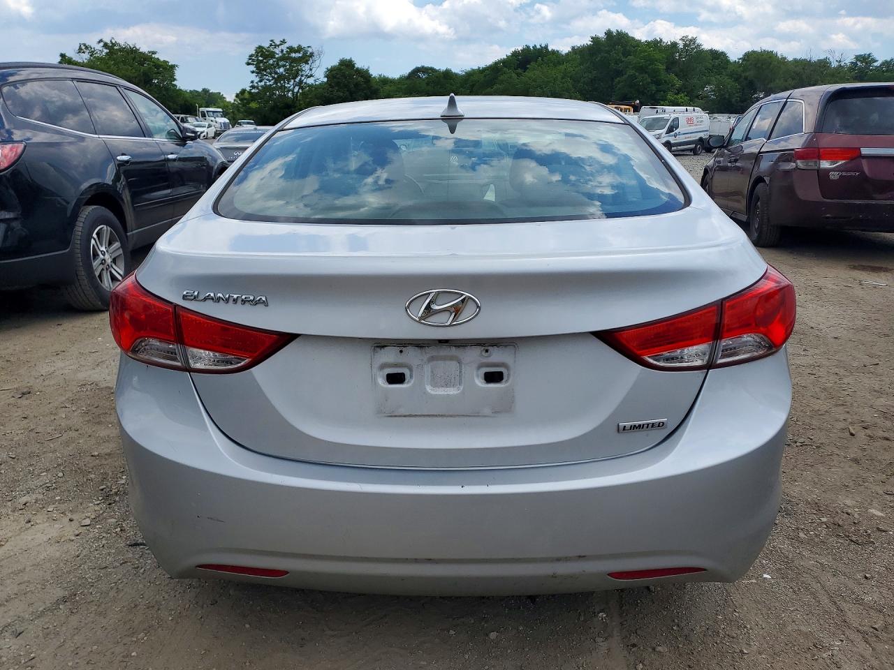 2012 Hyundai Elantra Limited Silver vin: 5NPDH4AE2CH110647