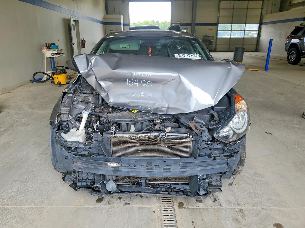 2012 Hyundai Elantra Gls Серый vin: 5NPDH4AE2CH118392