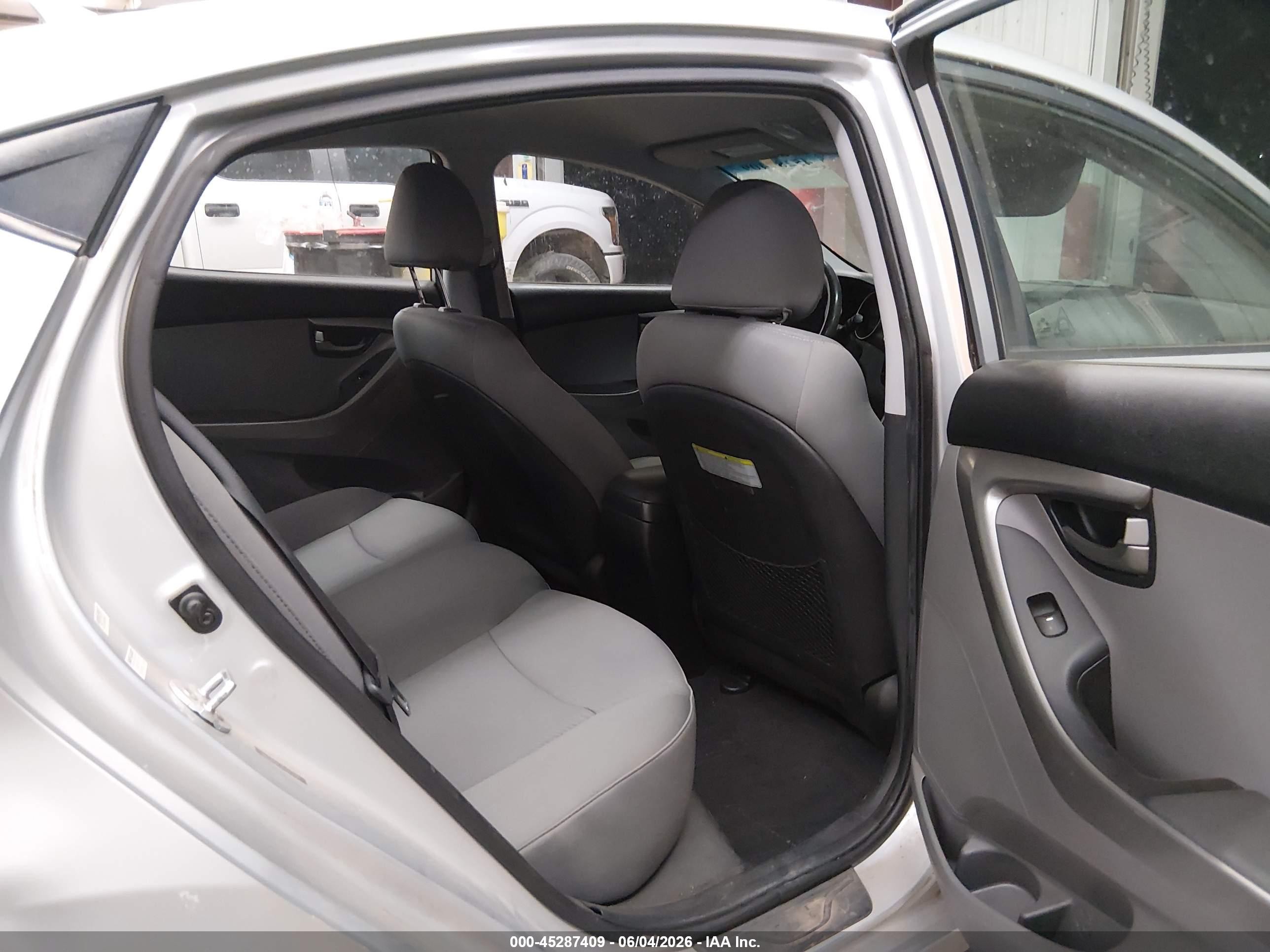 2013 Hyundai Elantra Gls Silver vin: 5NPDH4AE2DH212094