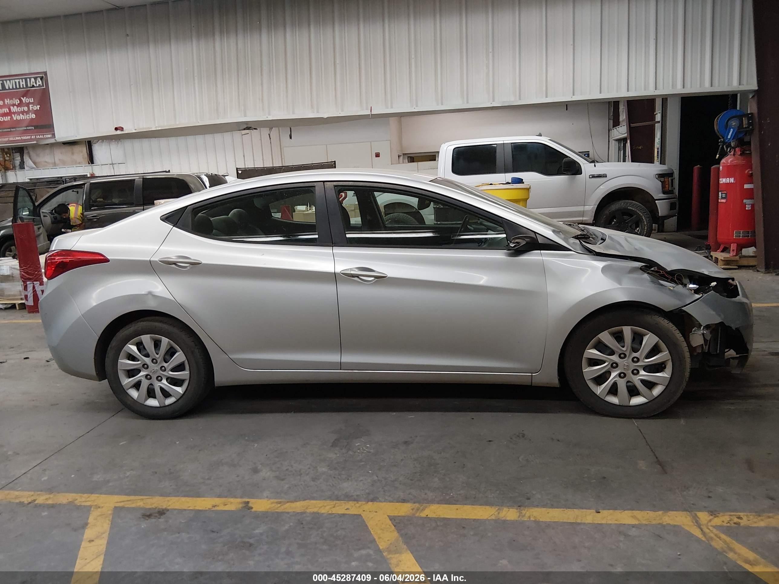 2013 Hyundai Elantra Gls Silver vin: 5NPDH4AE2DH212094