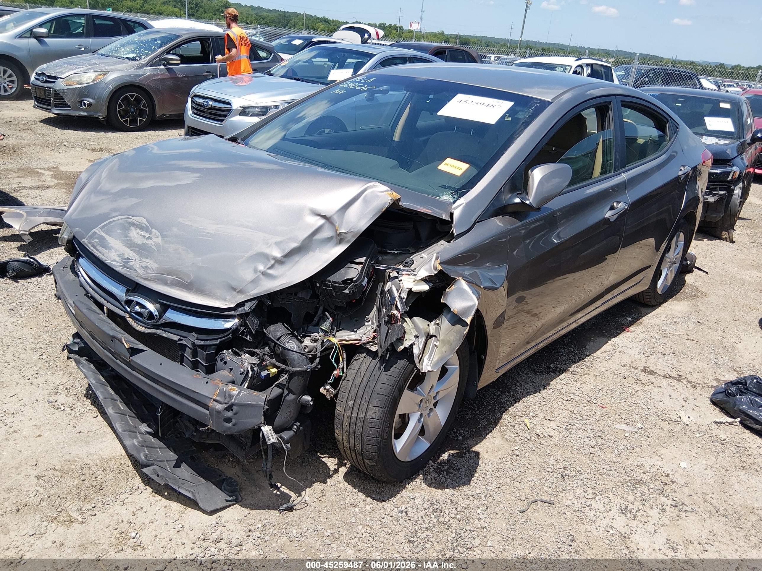 2013 Hyundai Elantra Gls Коричневый vin: 5NPDH4AE2DH213827