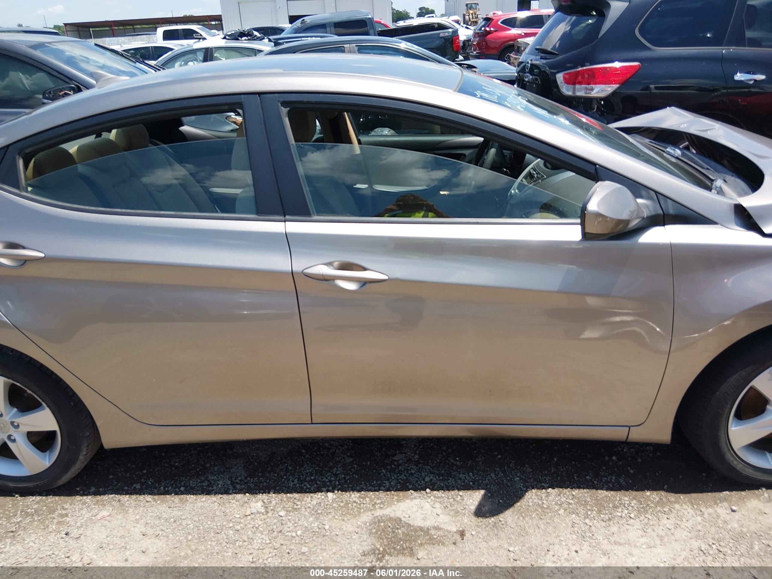 2013 Hyundai Elantra Gls Коричневый vin: 5NPDH4AE2DH213827