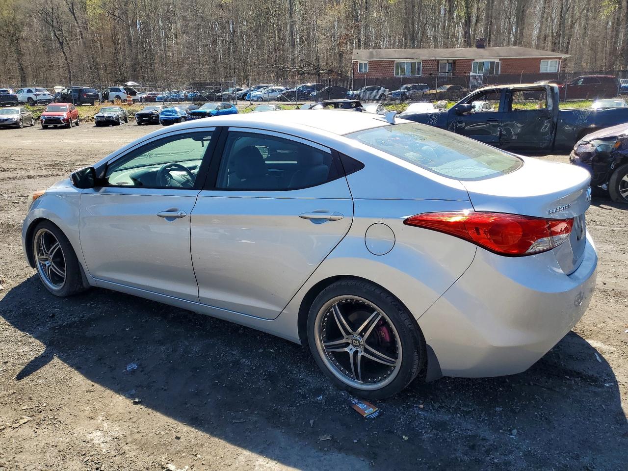 2013 Hyundai Elantra Limited Серебряный vin: 5NPDH4AE2DH215822