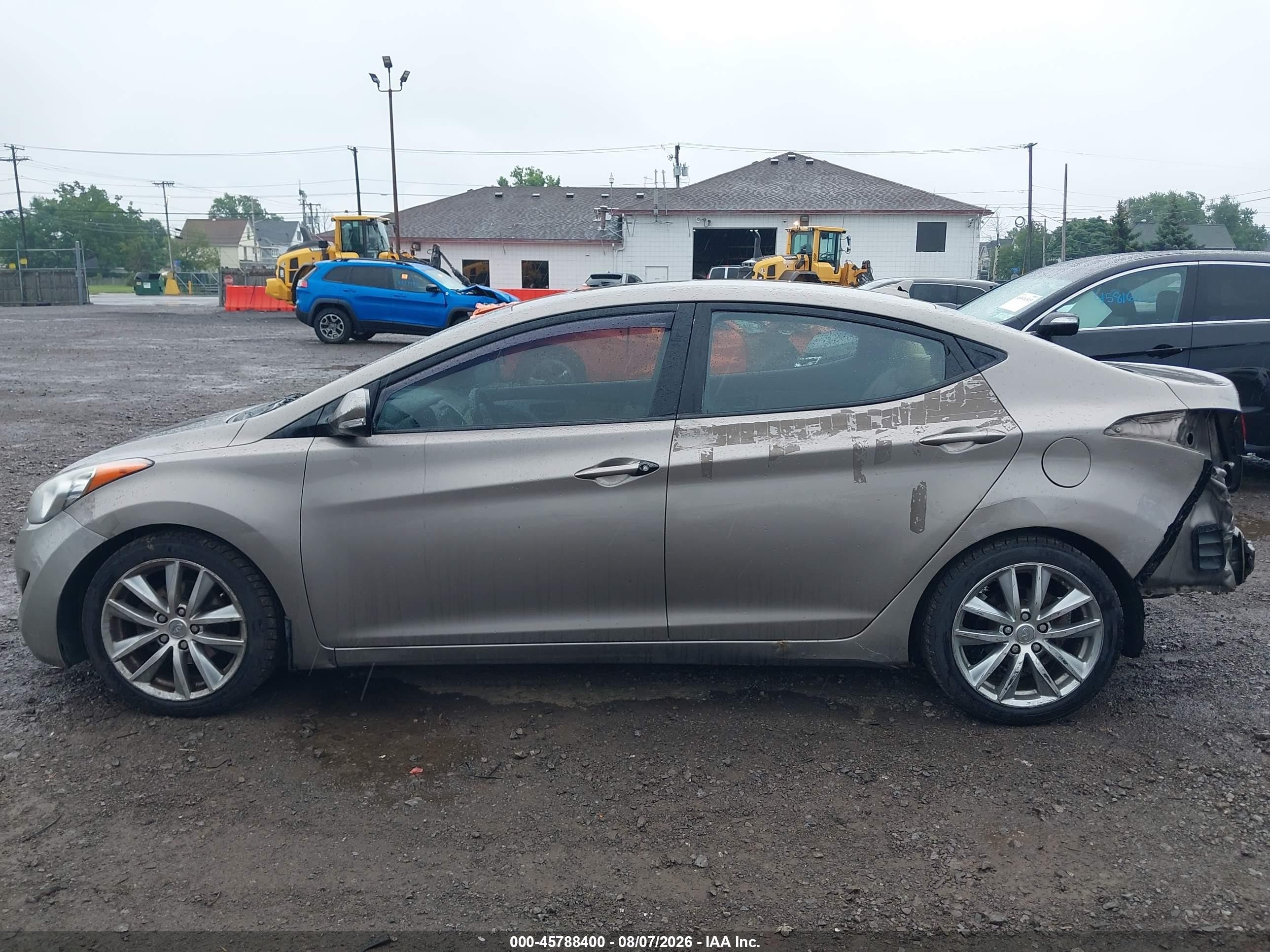 2013 Hyundai Elantra Limited Beige vin: 5NPDH4AE2DH227615
