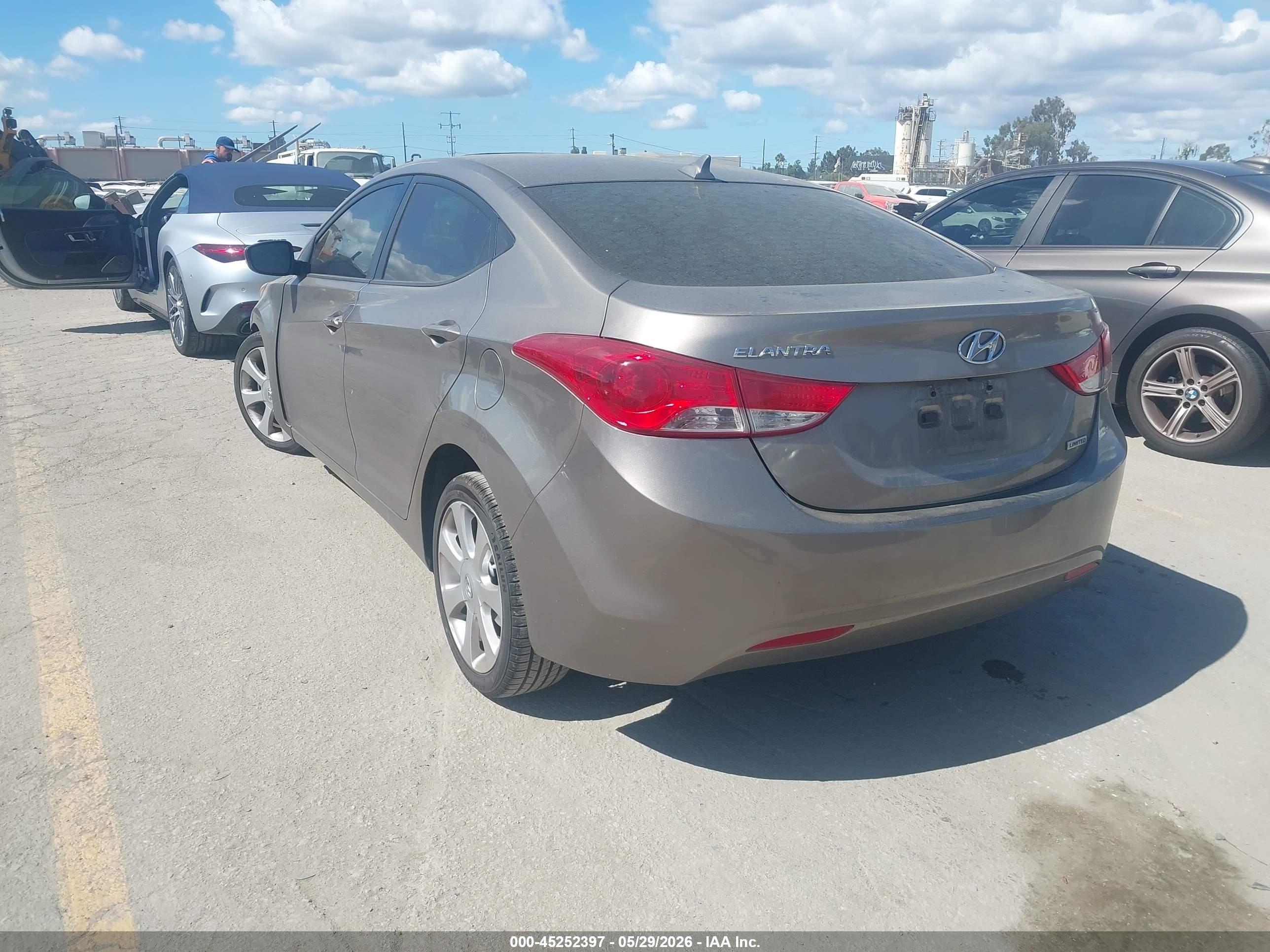 2013 Hyundai Elantra Limited Gold vin: 5NPDH4AE2DH236587
