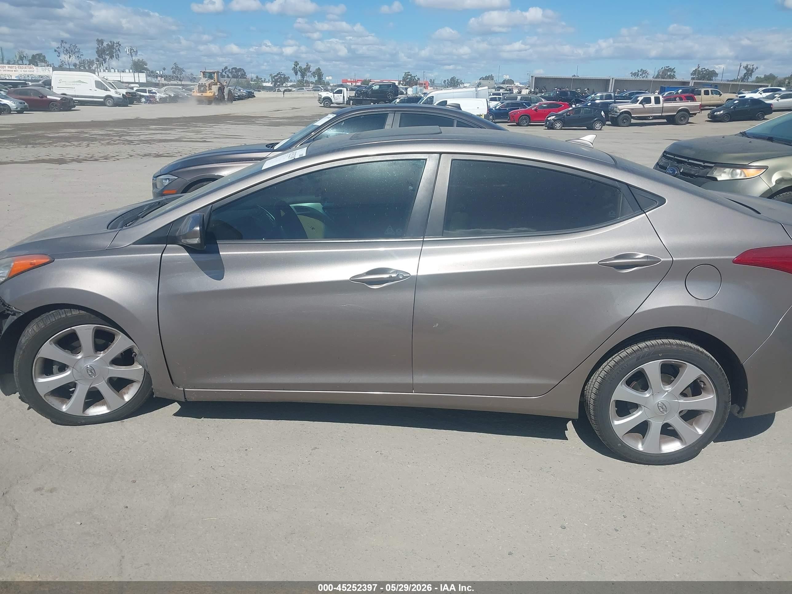 2013 Hyundai Elantra Limited Gold vin: 5NPDH4AE2DH236587
