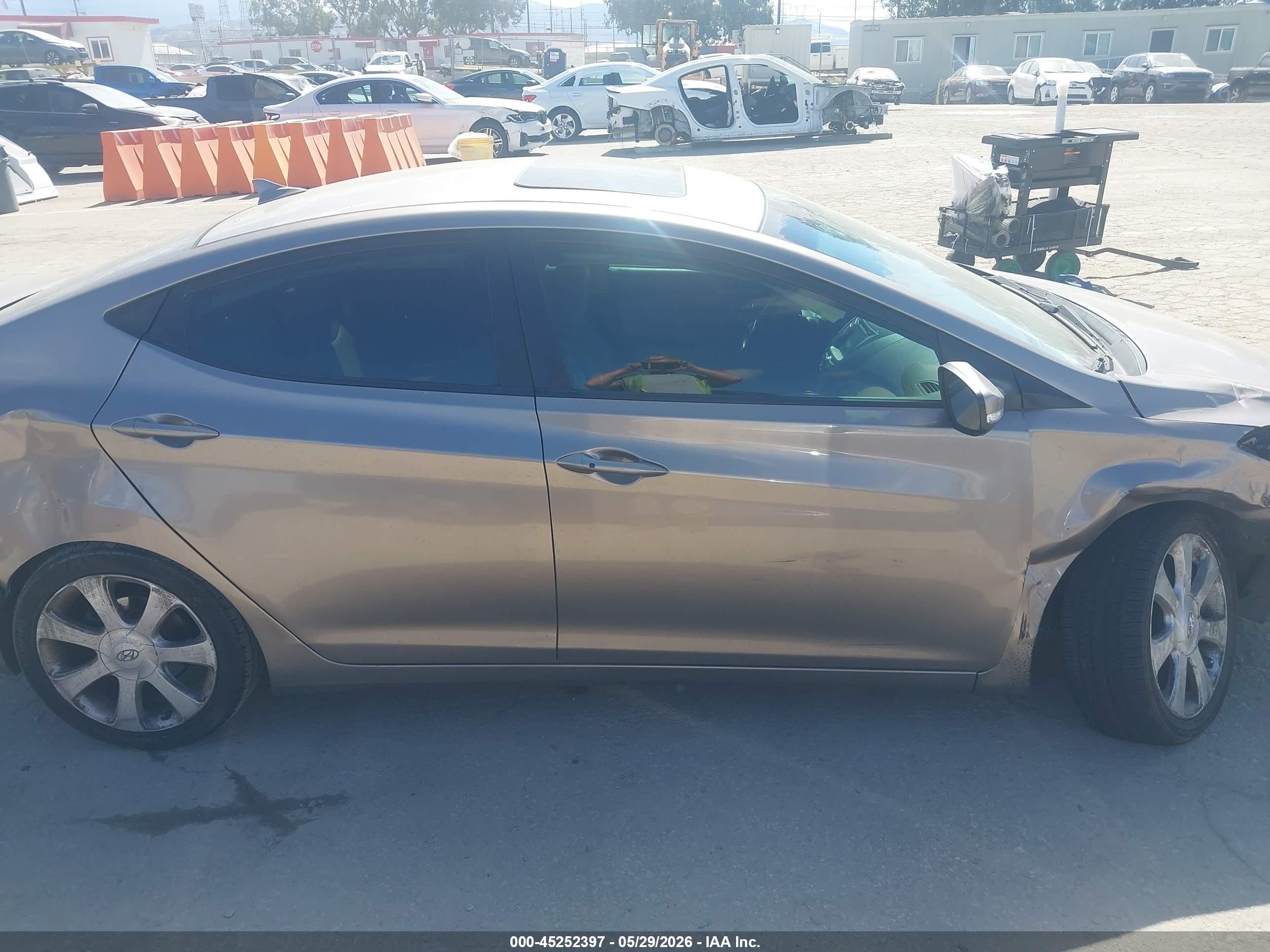 2013 Hyundai Elantra Limited Gold vin: 5NPDH4AE2DH236587