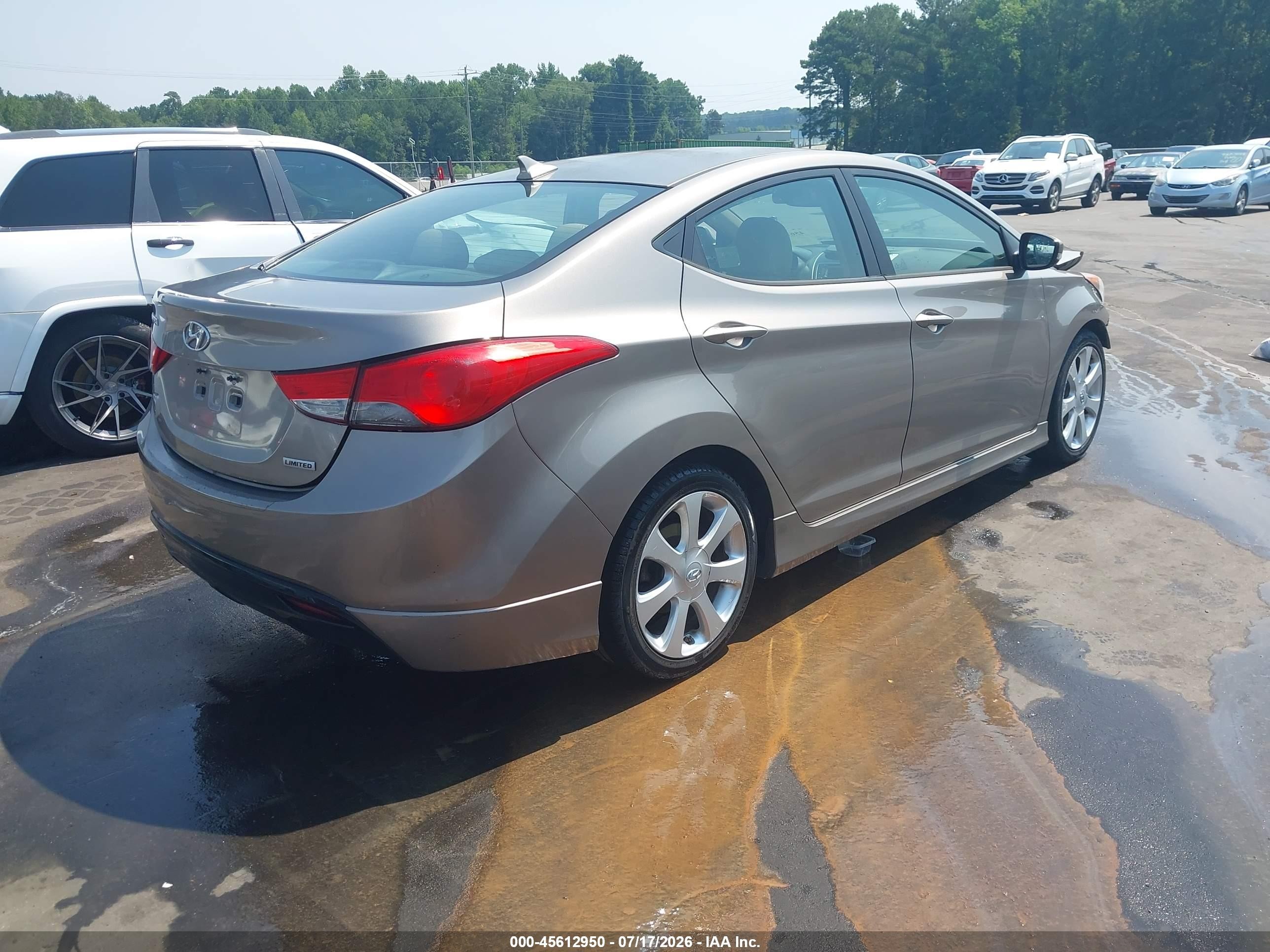 2013 Hyundai Elantra Limited Beige vin: 5NPDH4AE2DH248111