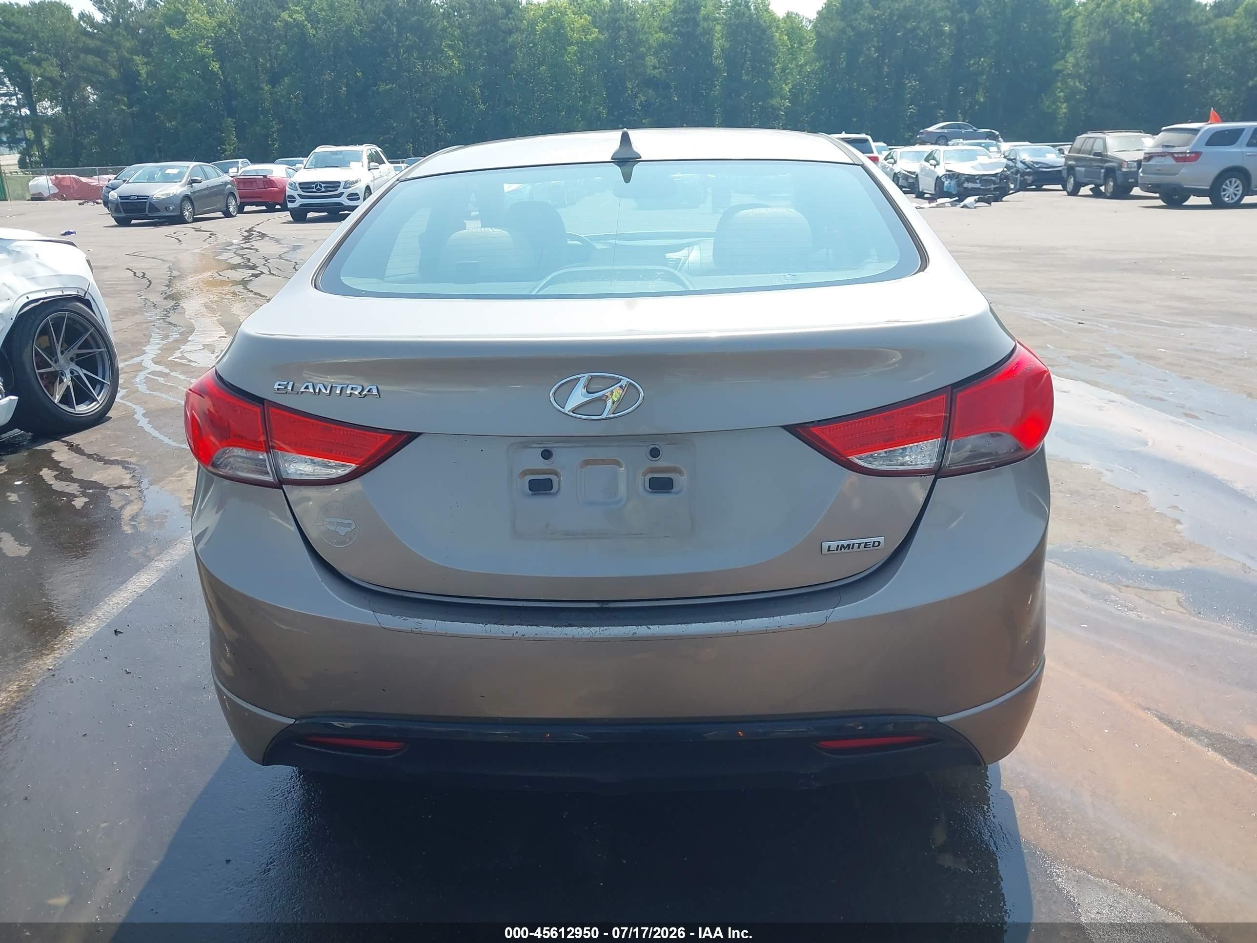 2013 Hyundai Elantra Limited Beige vin: 5NPDH4AE2DH248111