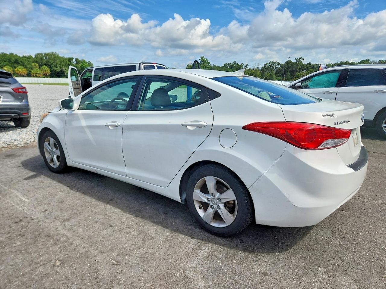 2013 Hyundai Elantra Gls White vin: 5NPDH4AE2DH255592