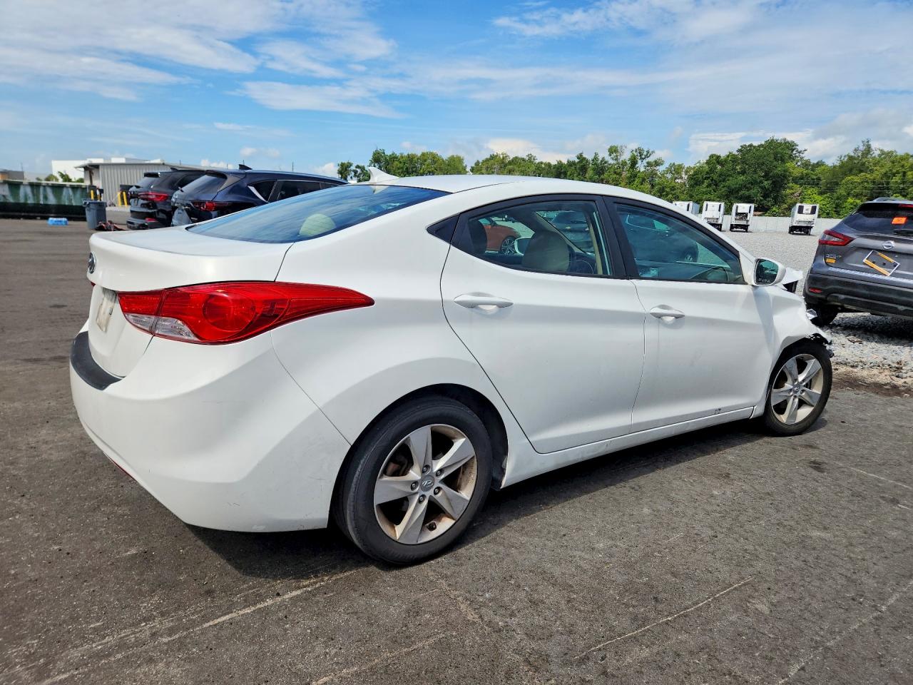 2013 Hyundai Elantra Gls White vin: 5NPDH4AE2DH255592