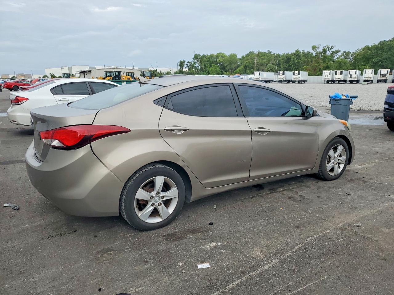 2013 Hyundai Elantra Gls Tan vin: 5NPDH4AE2DH266303